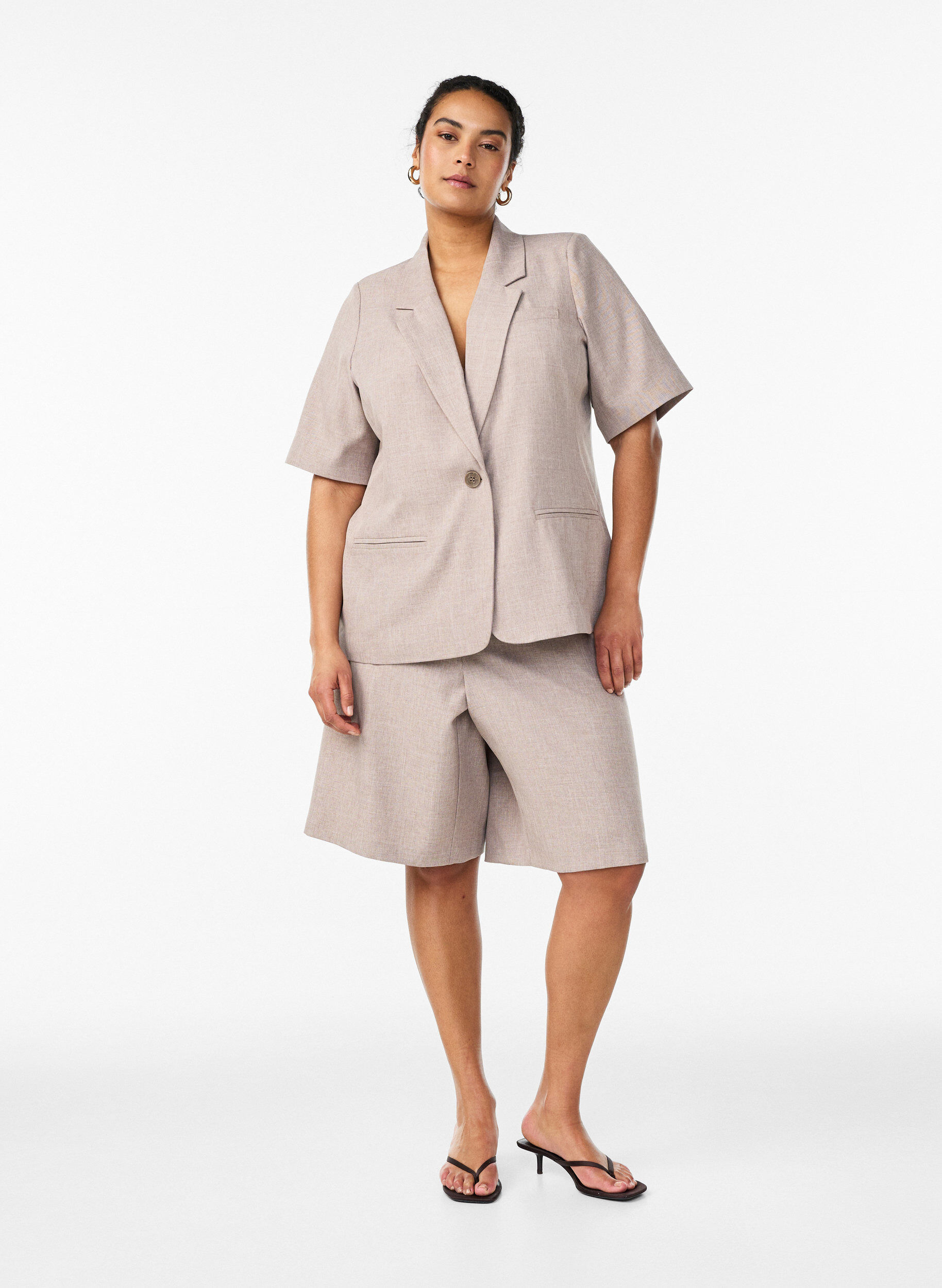 ZizziBleiseri lyhyill&auml; hihoilla ja kaulusk&auml;&auml;nteill&auml;, Ruskea, Model image number 1