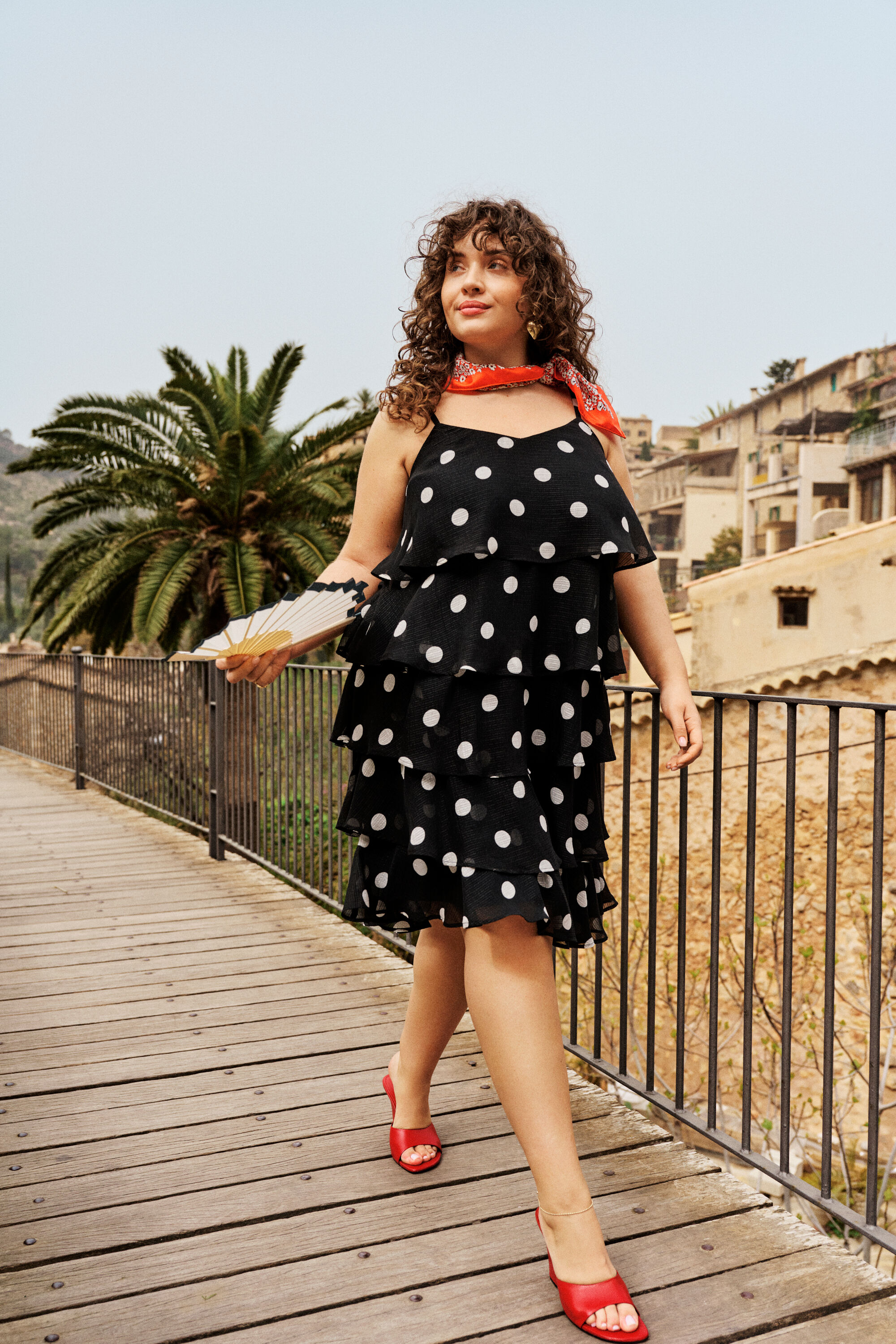 ZizziPilkuilla koristeltua eleganssia s&auml;rm&auml;ll&auml;, , Model