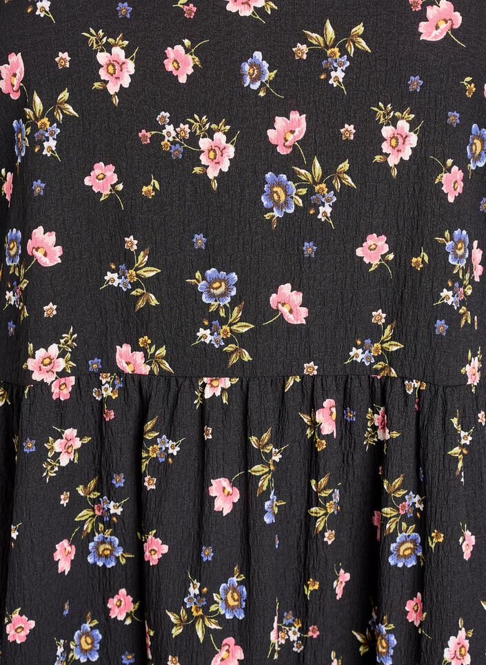 Nilkkapituinen mekko lyhyill&auml; hihoilla ja kerroksellisilla r&ouml;yhel&ouml;ill&auml;, Musta, Packshot image number 2