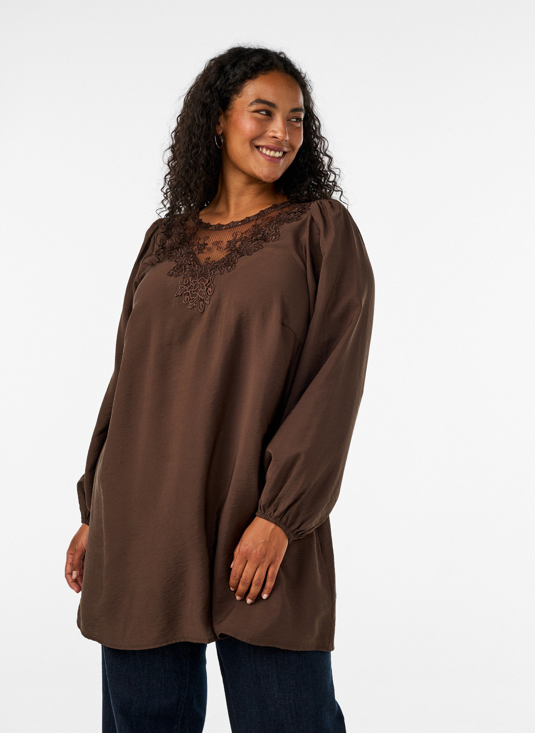 Viskoositunika pitsiyksityiskohdalla, Ruskea, Model