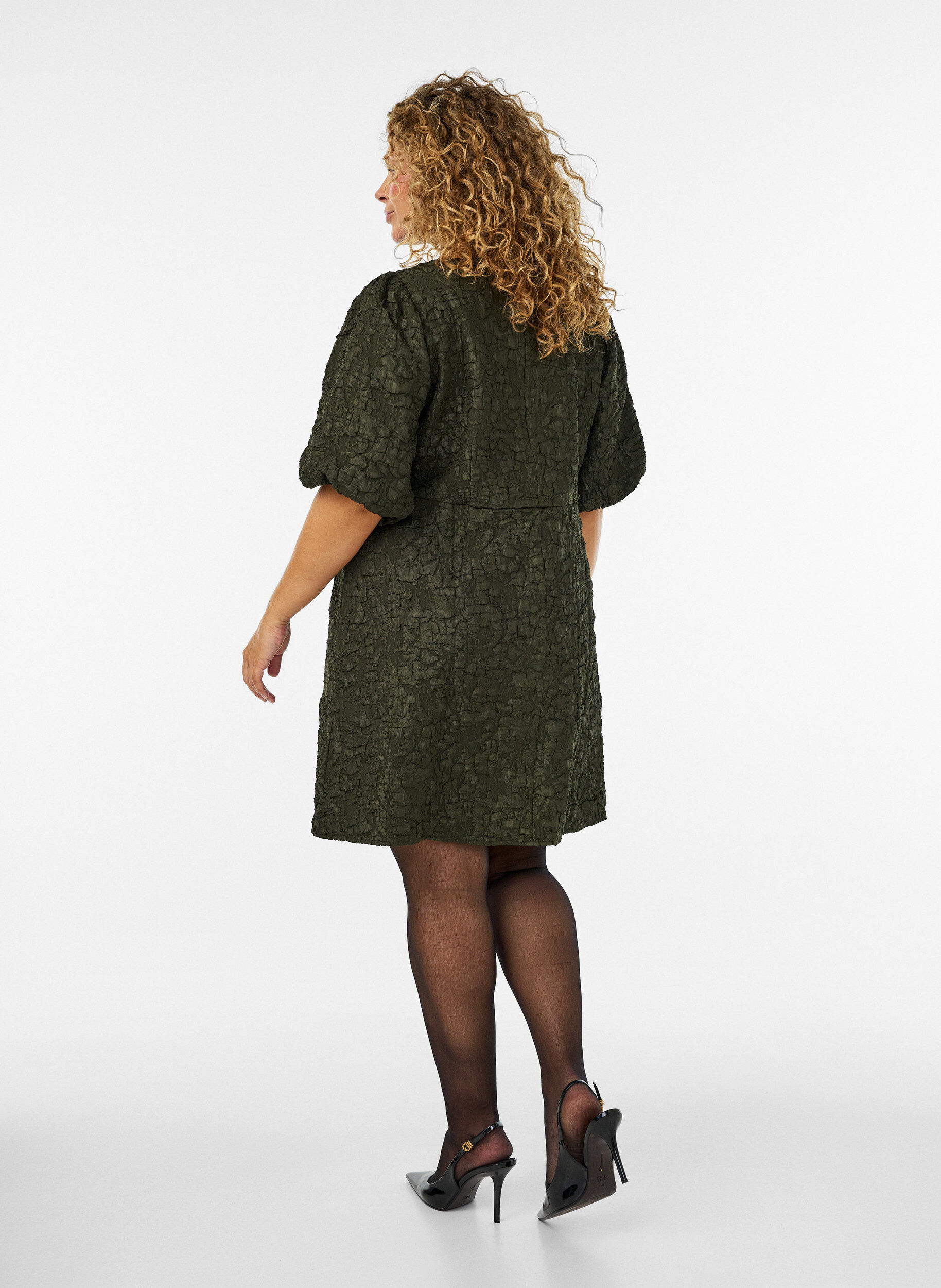 ZizziJacquard-mekko puhvihihoilla ja A-linjaisella helmalla, Vihre&auml;, Model image number 2