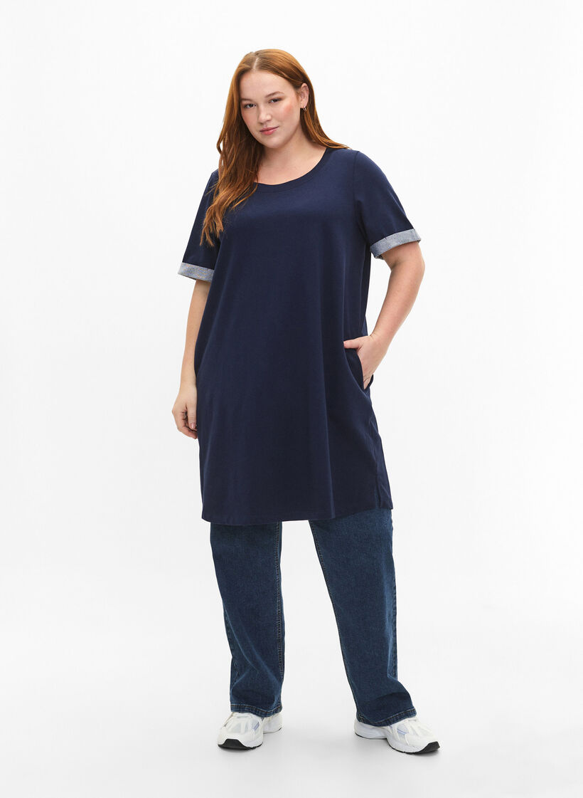 Lyhythihainen taskullinen collegemekko, Black Iris, Model image number 2