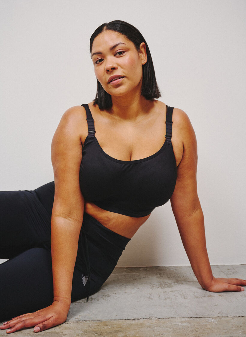 Korkeatuettu urheilurintaliivi kaaritukien ja topattujen olkaimien kanssa, Musta, Image image number 0