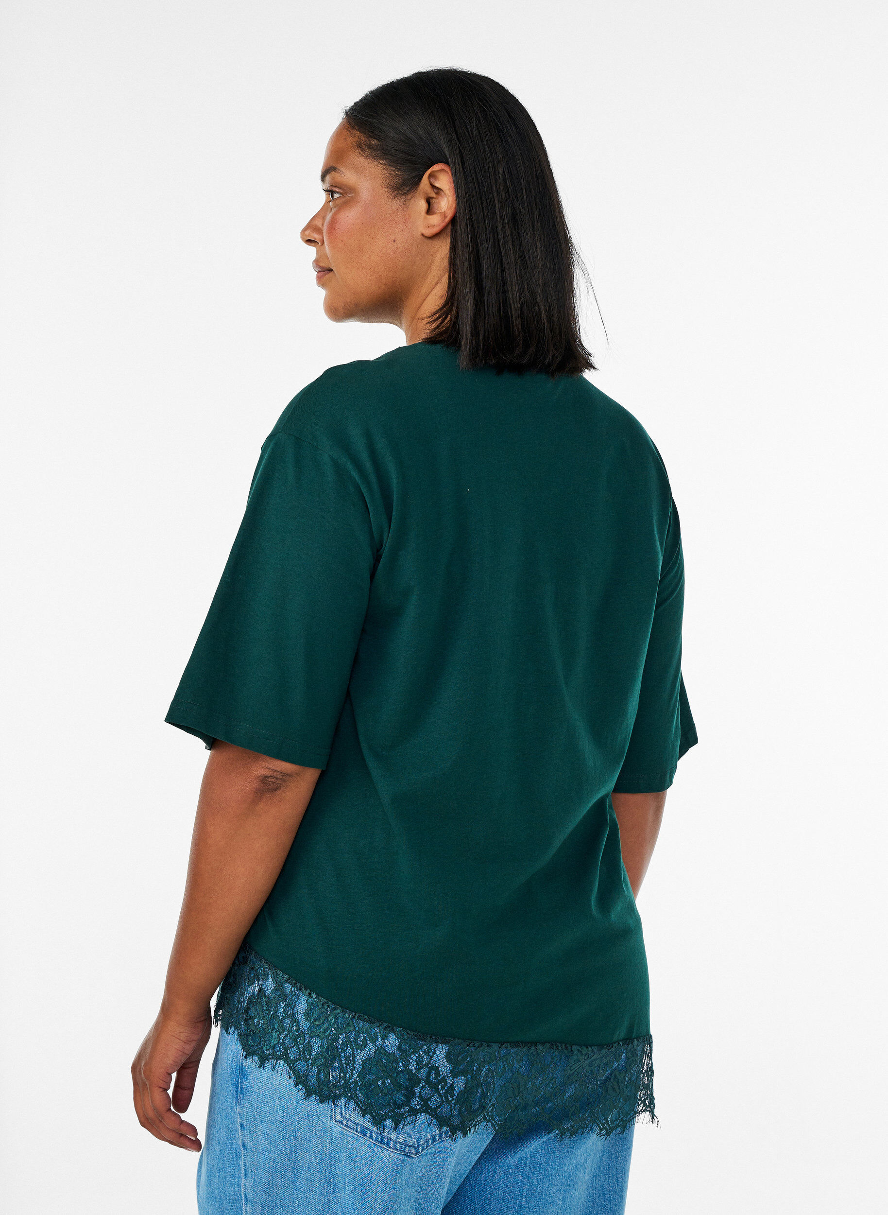 ZizziT-paita ep&auml;symmetrisell&auml; pitsihelmalla, Vihre&auml;, Model image number 2
