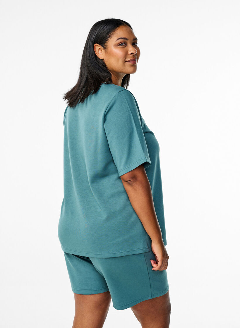 Taskulliset shortsit modaalisekoitteesta, Vihre&auml;, Model image number 2