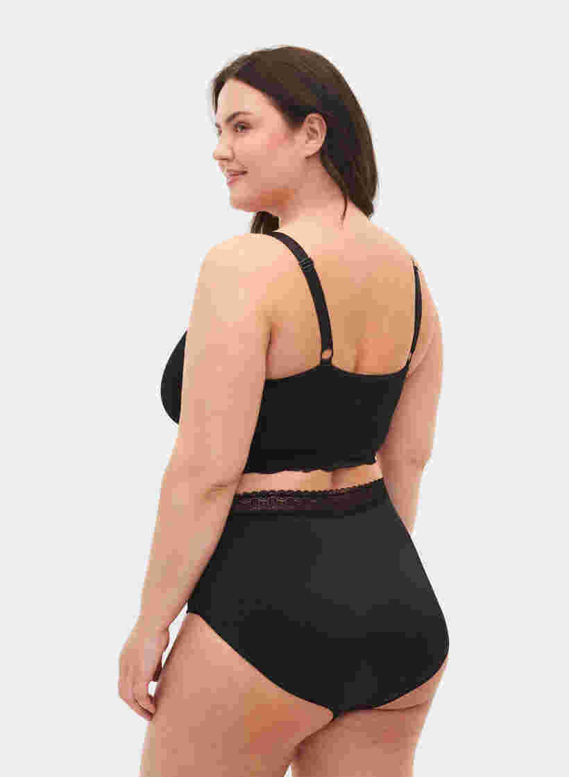 Korkeavyötäröiset alushousut pitsiyksityiskohdilla, Black, Model image number 1