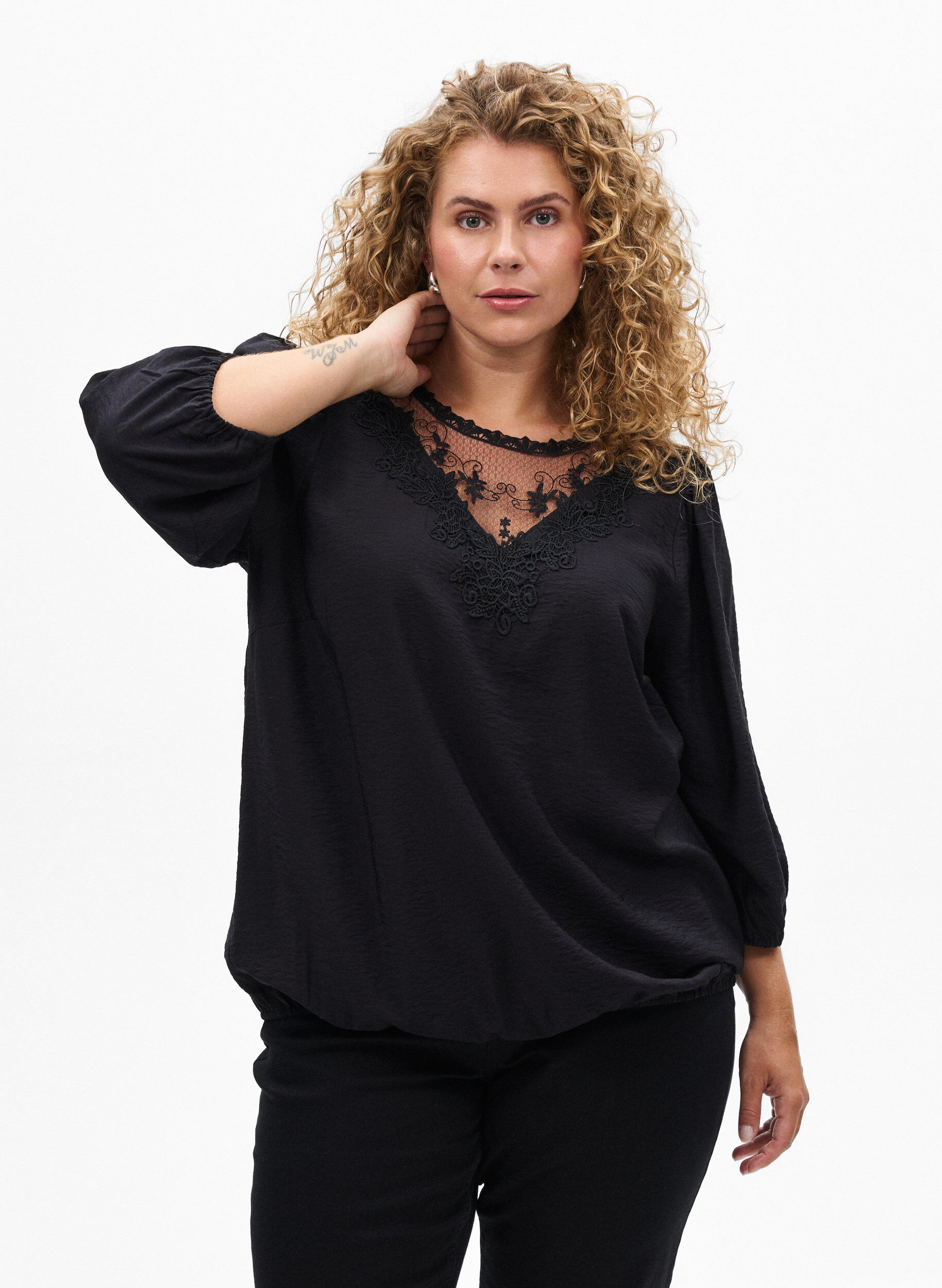 Zizzi3/4-hihaiset pusero pitsiyksityiskohdilla, Musta, Model image number 0
