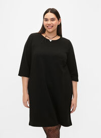 Pintakuvioitu mekko, jossa on 3/4 -hihat, Black, Model