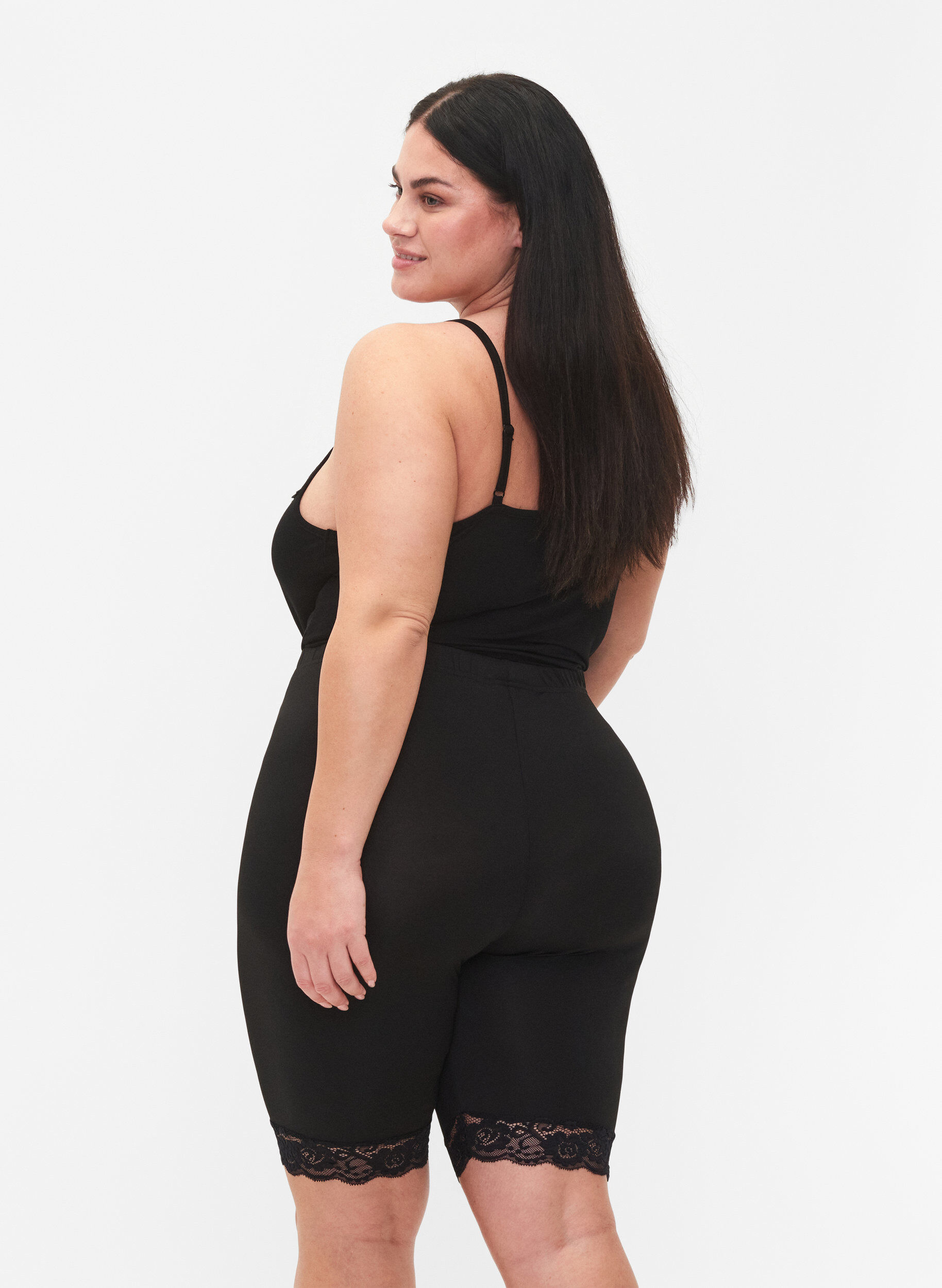 Zizzi 2 kpl py&ouml;r&auml;ilyshortseja pitsikantilla, Black / Black, Model image number 1