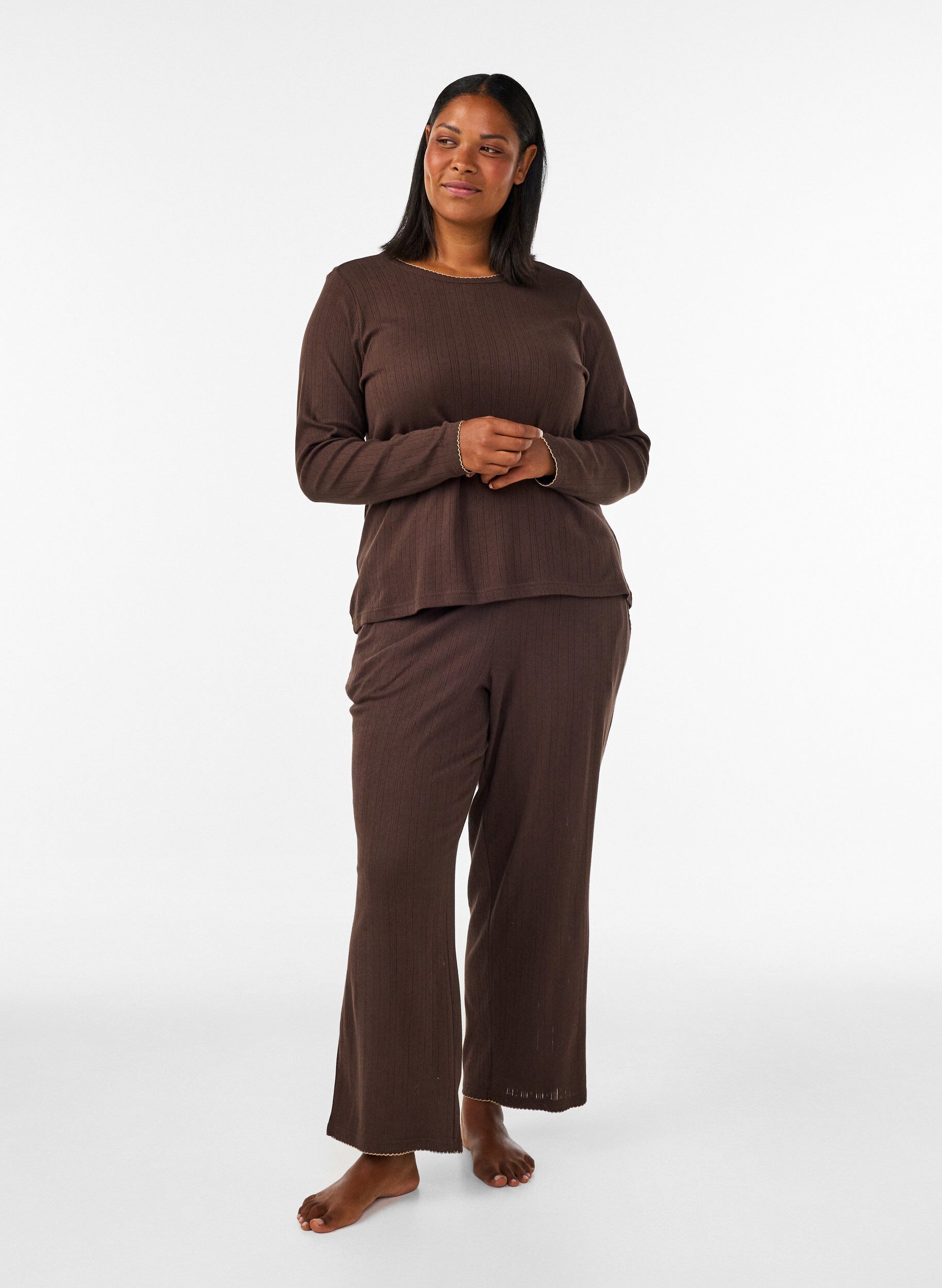 ZizziLuomupuuvillainen pyjamapaita rei&rsquo;itetyll&auml; kirjailulla, Ruskea, Model image number 1