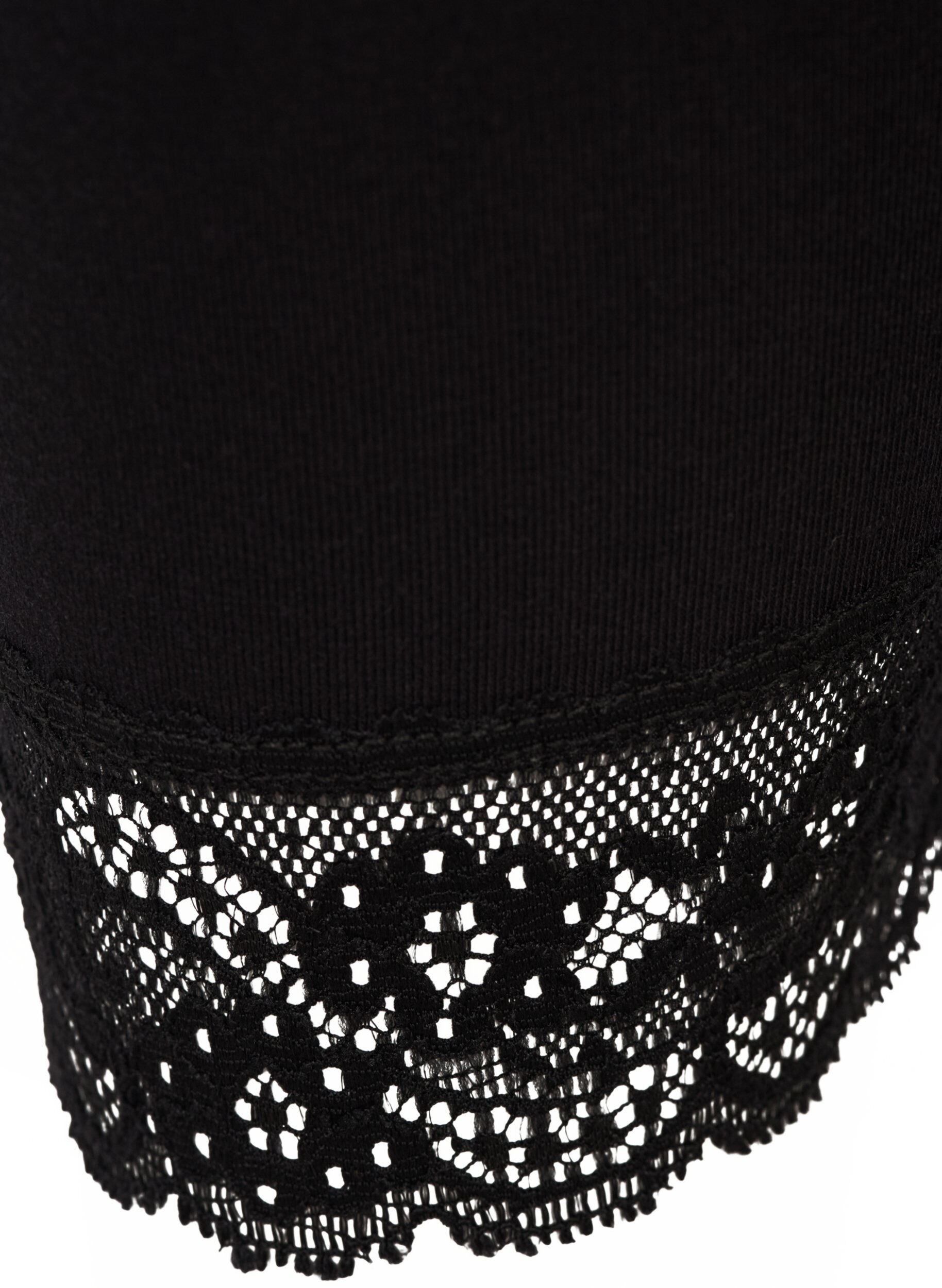 Zizzi 3/4-pituiset basic leggingsit pitsireunuksella, Black, Packshot image number 2