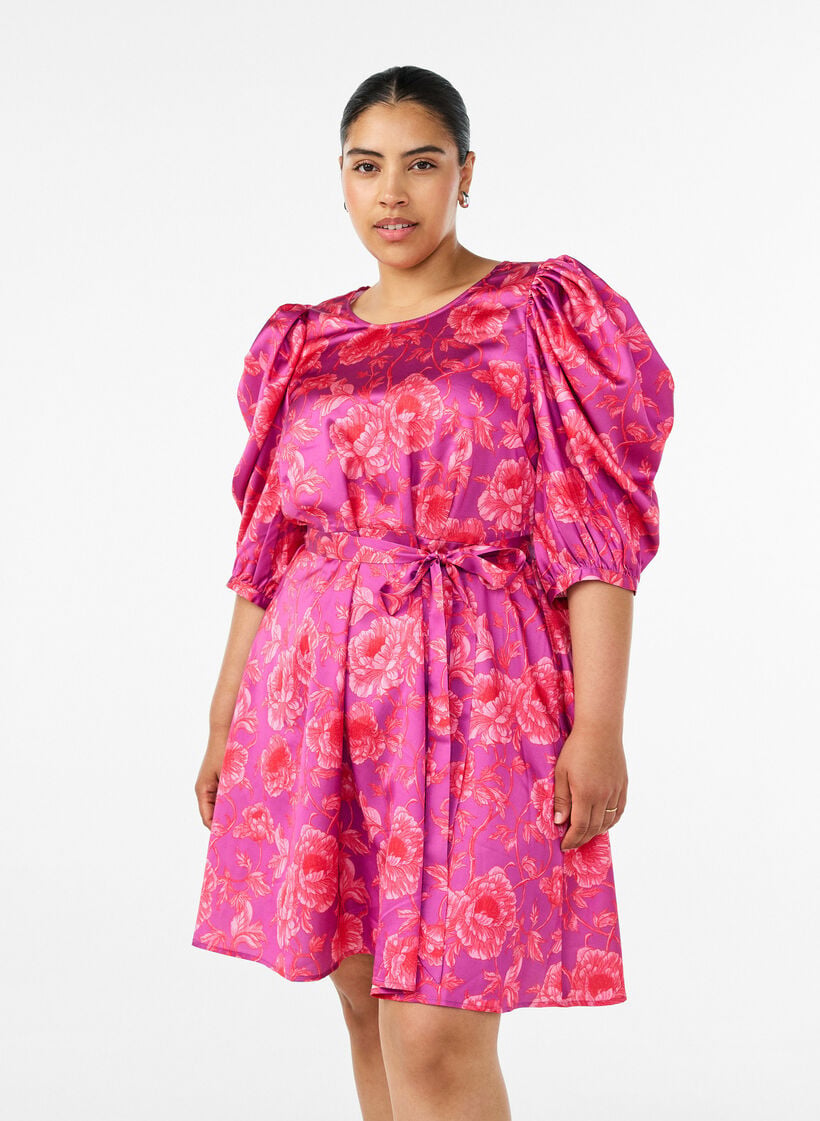 Kukallinen mekko puff-hihoilla ja solmittavalla vy&ouml;ll&auml;, Vaaleanpunainen, Model image number 0