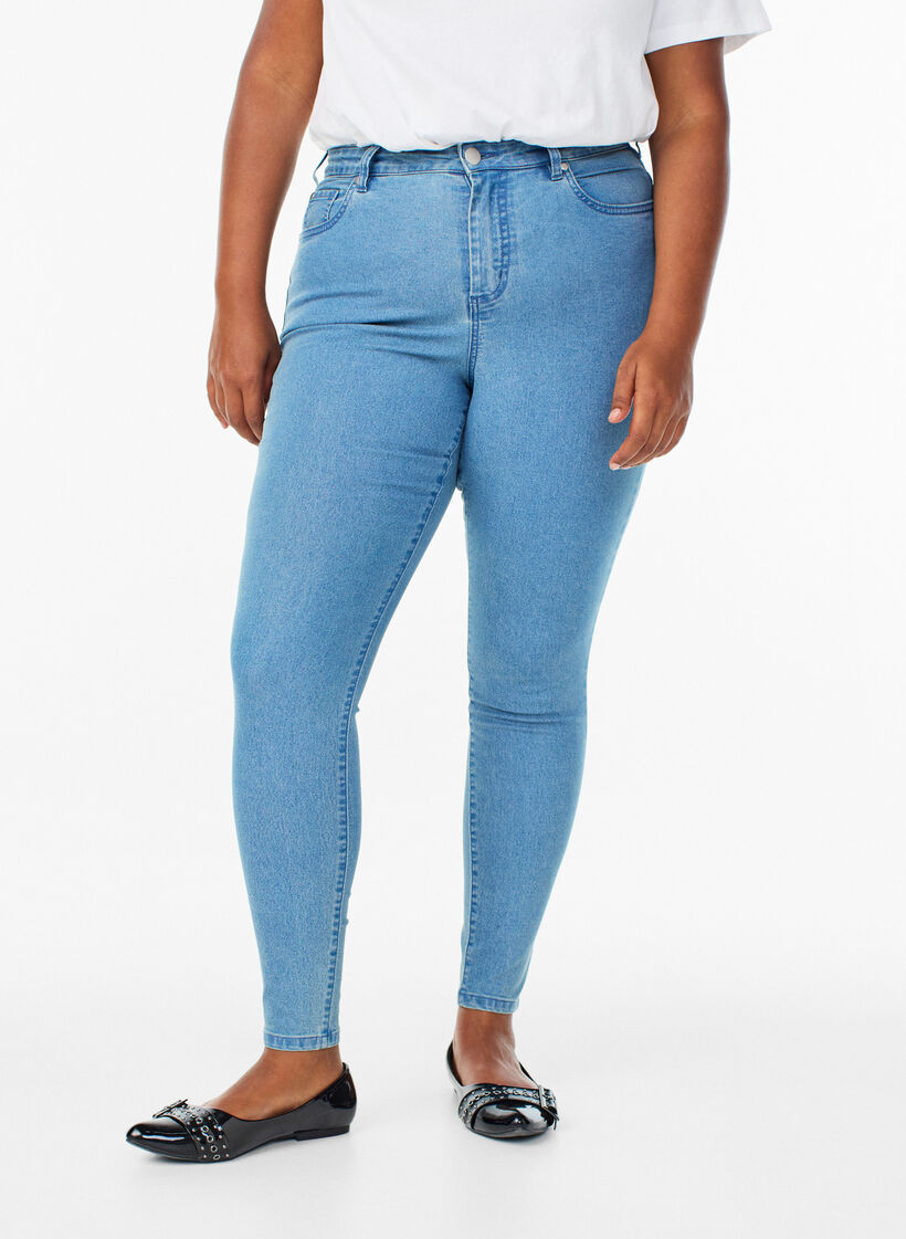 Amy korkea vy&ouml;t&auml;r&ouml;iset super slim fit -farkut, Sininen, Model image number 2