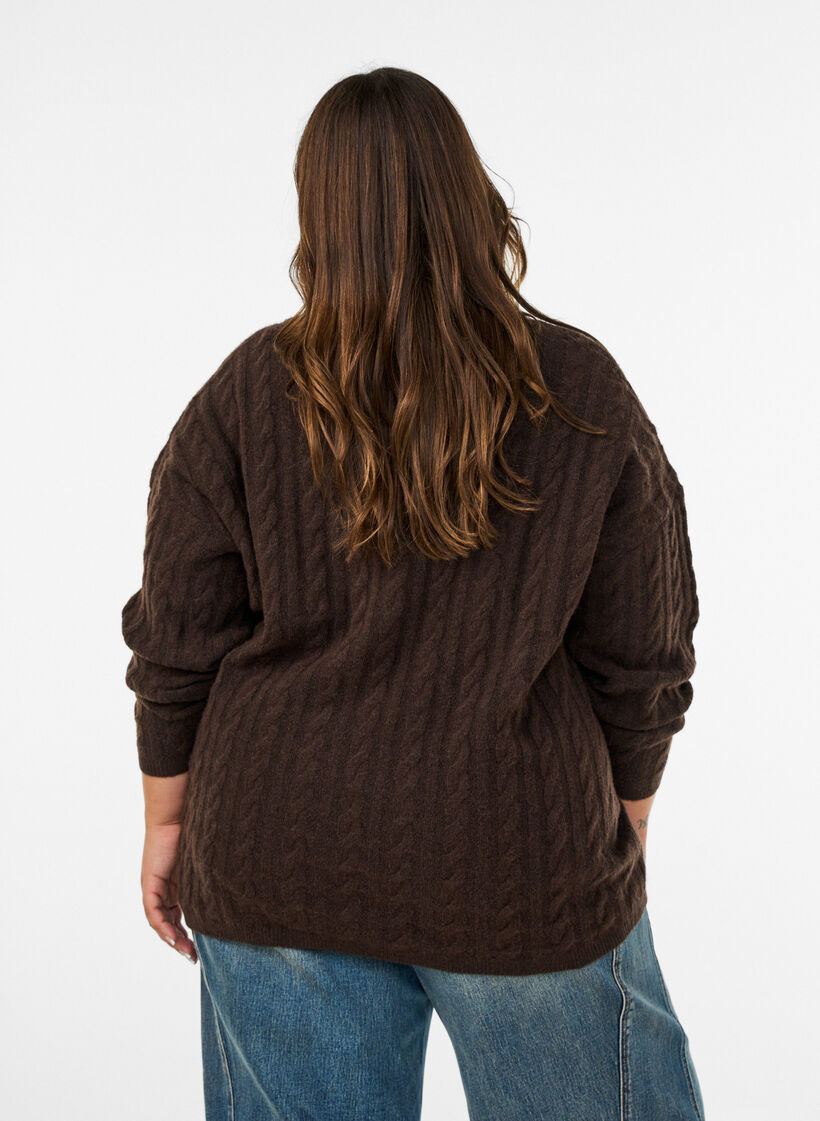 Neulepusero palmikkoneuleella ja V-p&auml;&auml;ntiell&auml;, Ruskea, Model image number 2