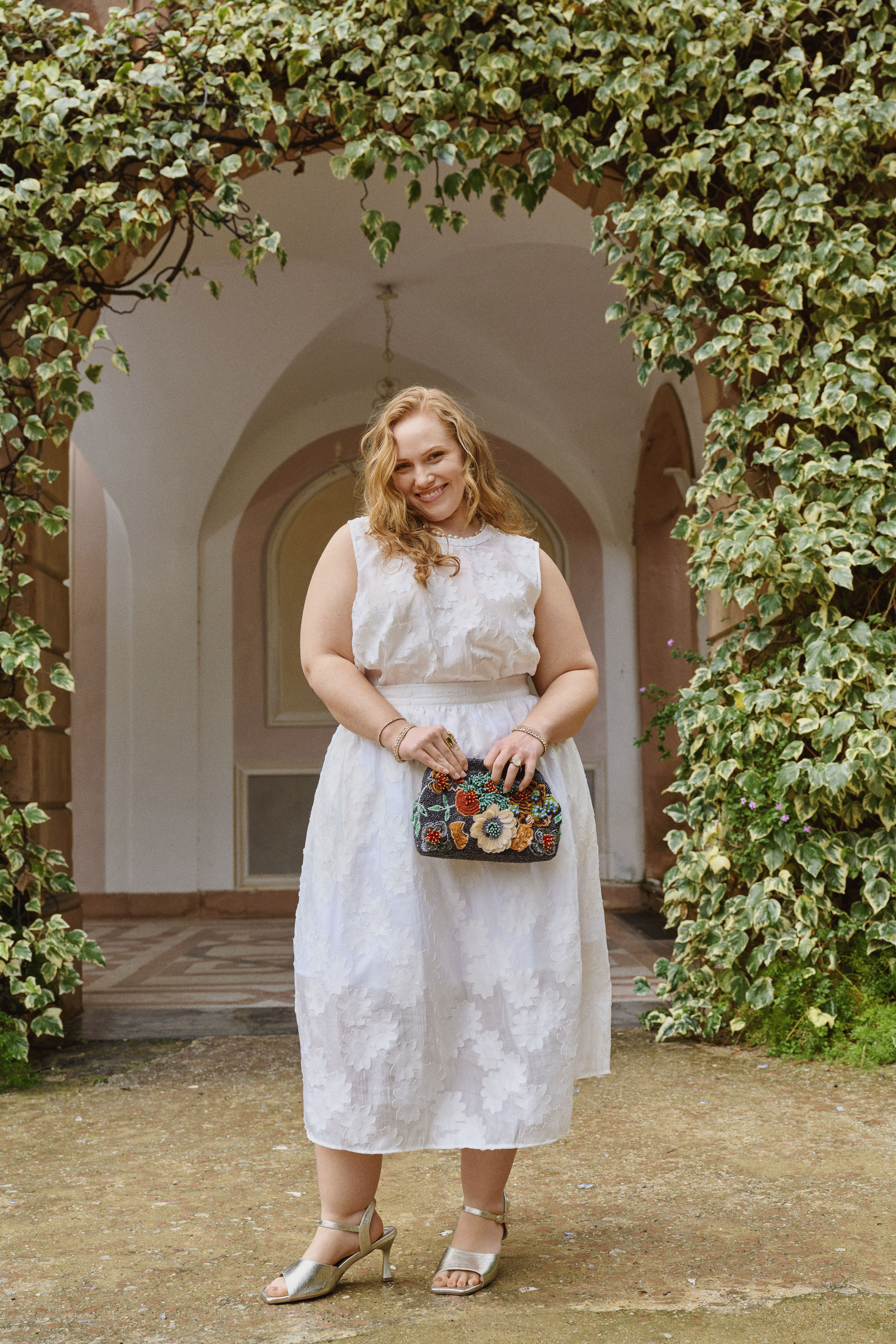 Zizzi Valkoinen kukkakuvioitu setti, , Model