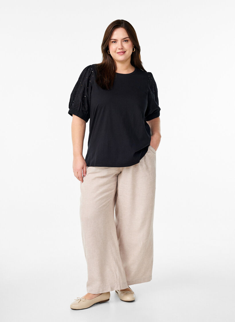 T-paita Broderie Anglaise -hihoilla, Musta, Model image number 1