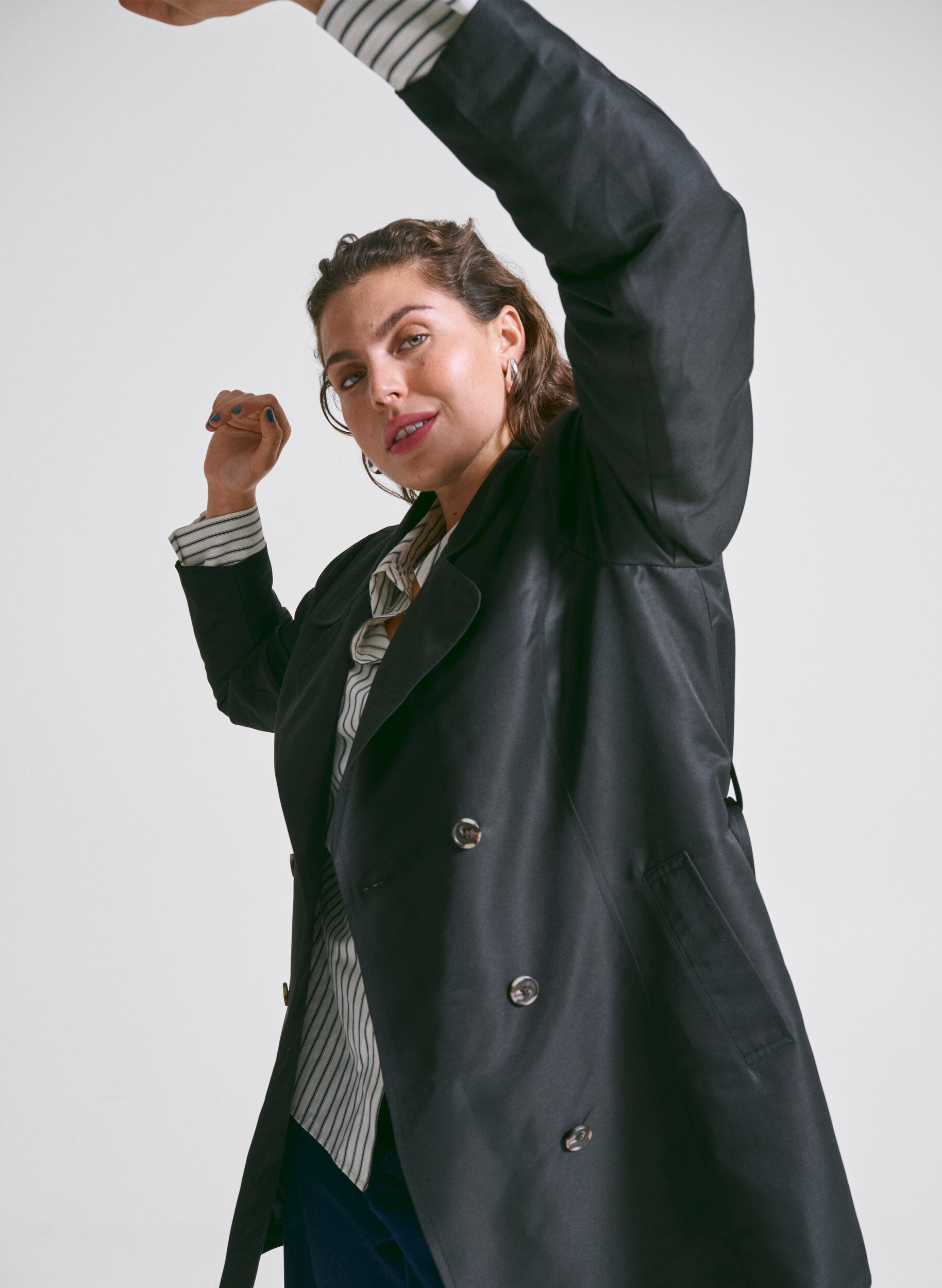 Zizzi Lyhyt trenssitakki ja vy&ouml;, Musta, Image image number 0