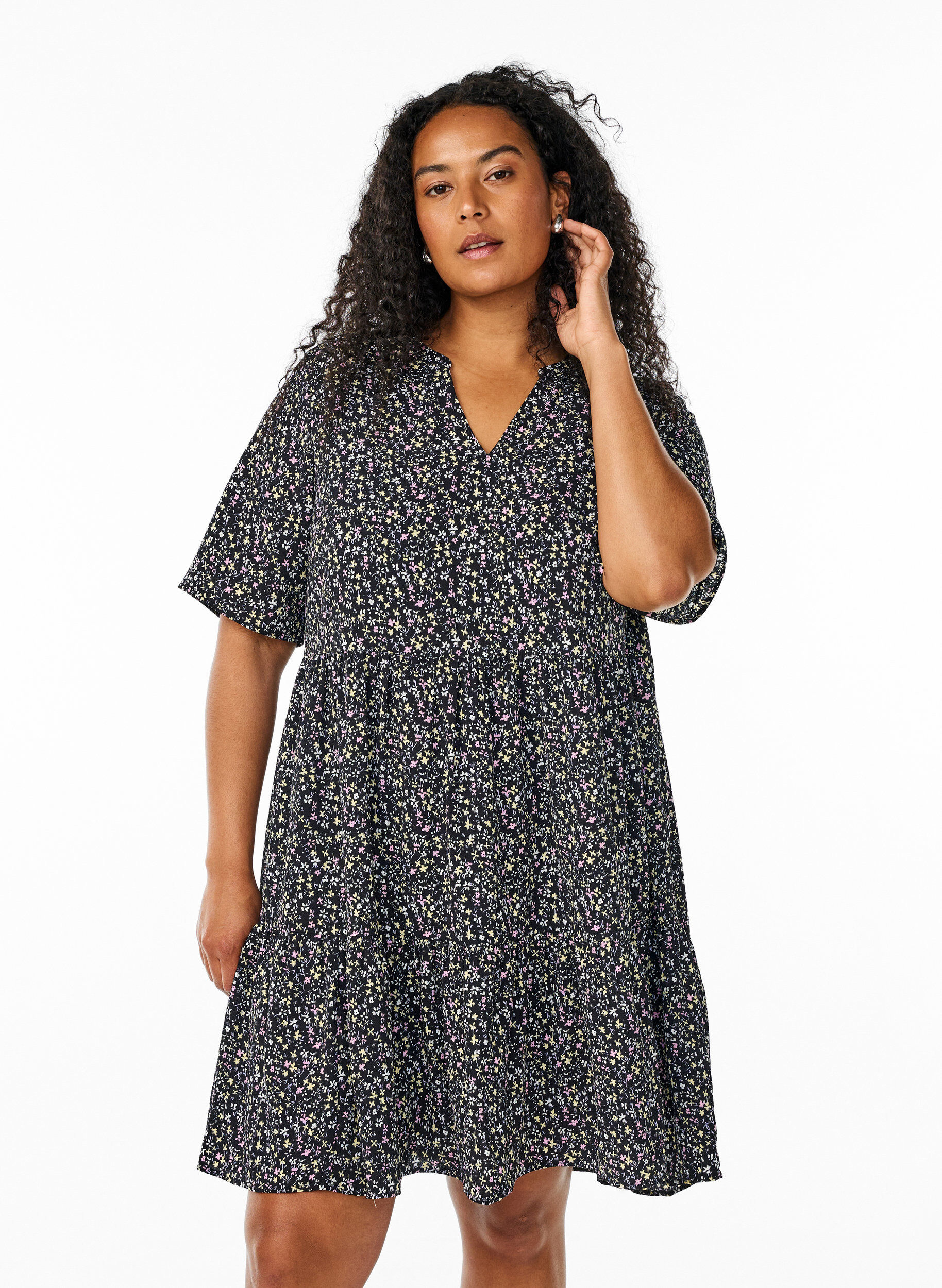 ZizziLyhythihainen A-linjainen mekko, jossa on leikkauslinja, Musta, Model image number 0