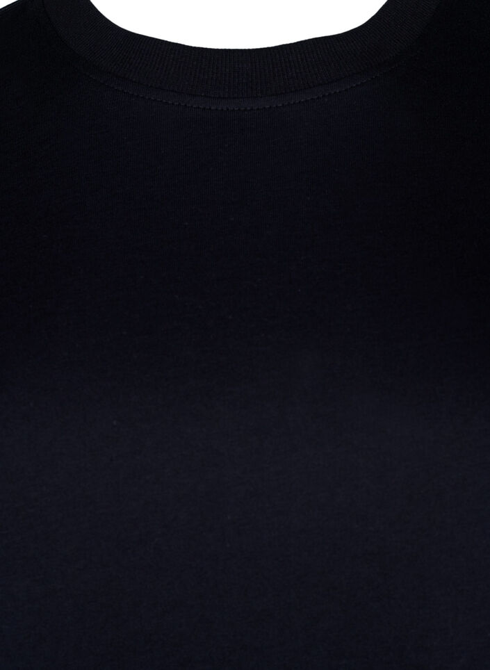 Puuvillainen perus-T-paita, jossa on py&ouml;re&auml; kaula-aukko, Musta, Packshot image number 2