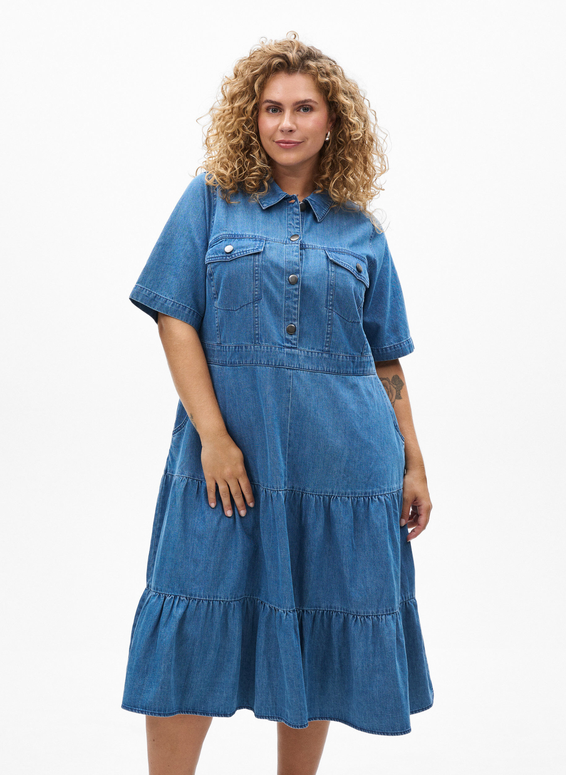 ZizziMidimittainen denimmekko napeilla ja lyhyill&auml; hihoilla, Sininen, Model image number 0