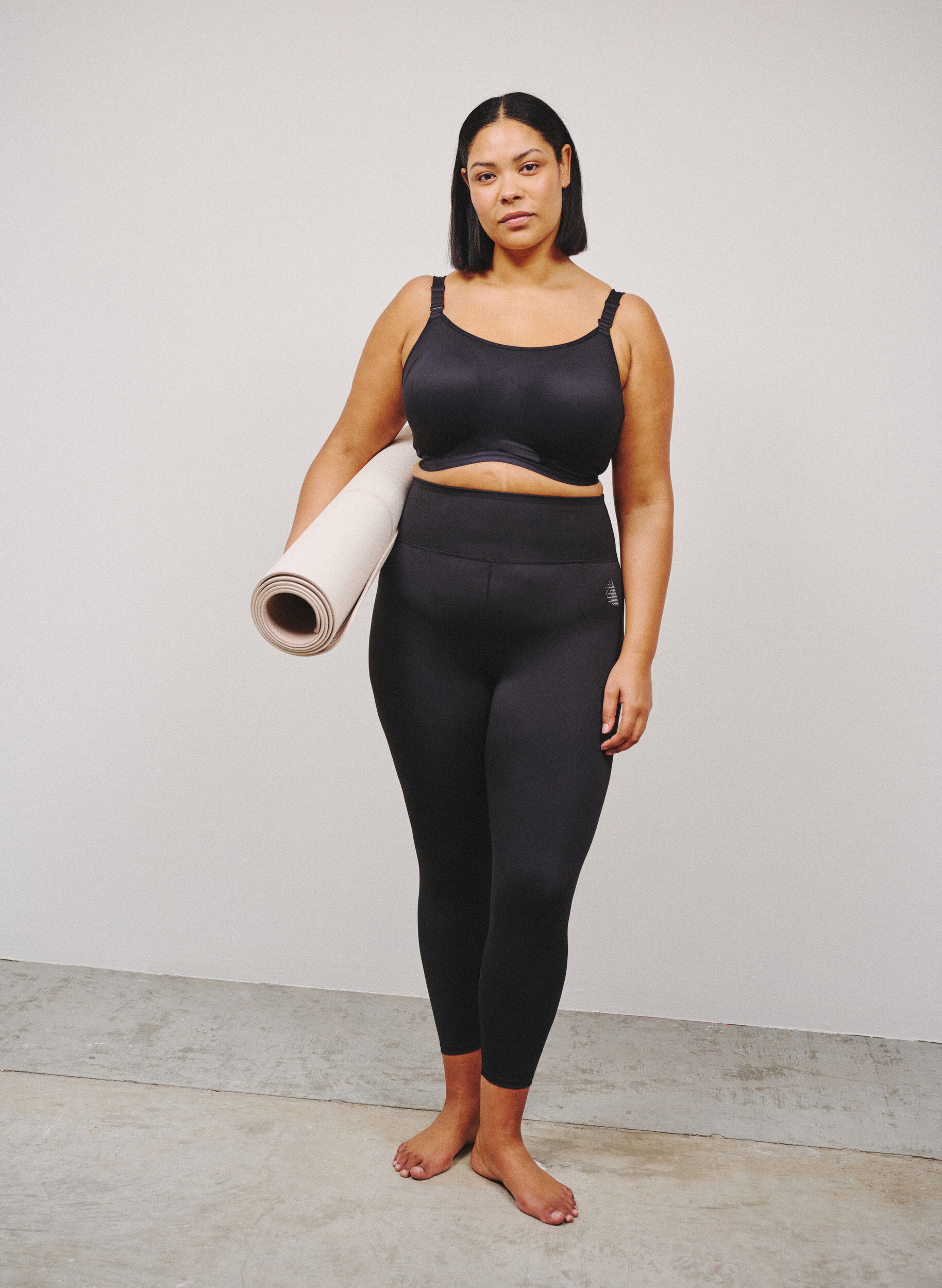 ZizziKorkeavy&ouml;t&auml;r&ouml;iset treenitrikoot, vy&ouml;t&auml;r&ouml;nauhaan integroidulla taskulla, Musta, Image image number 0