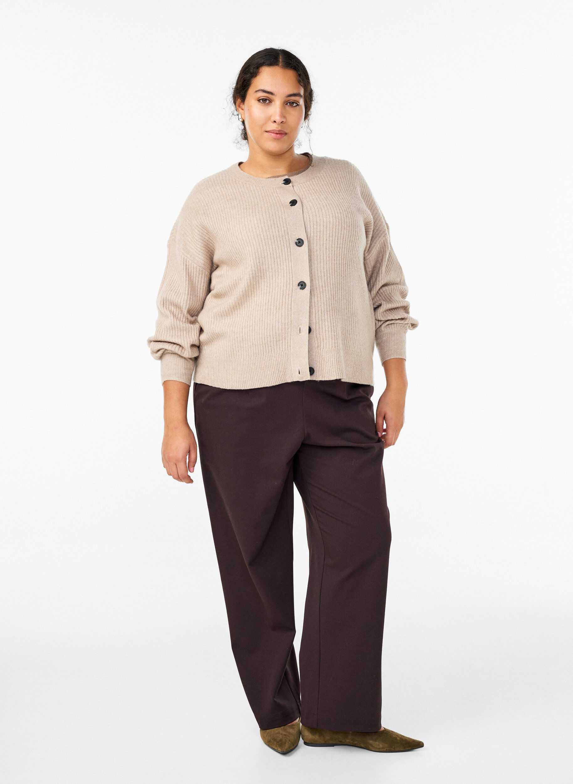 ZizziRibbineuloksesta valmistettu neuletakki napeilla, Beige, Model image number 1