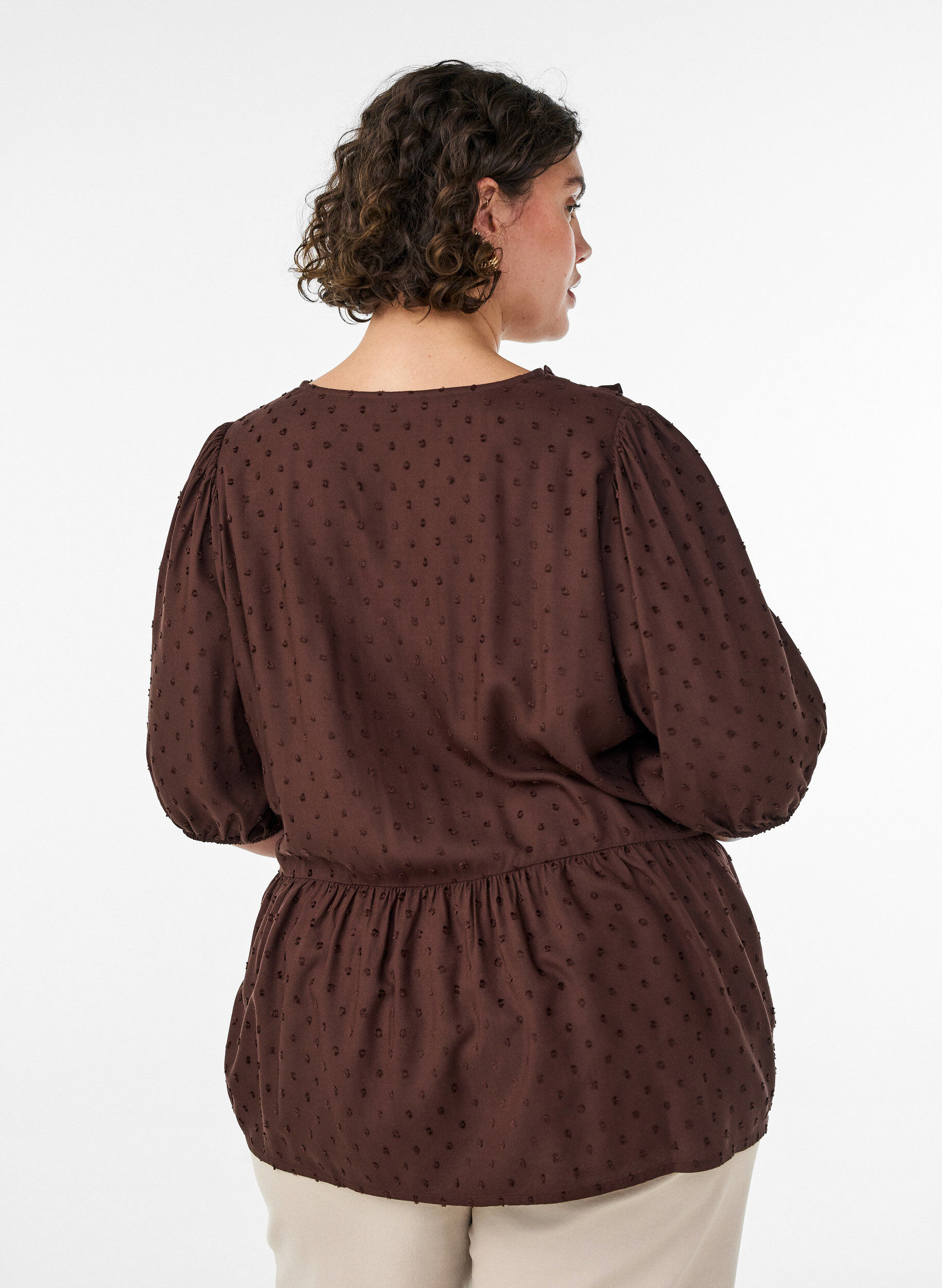 ZizziViskoosipusero pilkullisella tekstuurilla ja V-p&auml;&auml;ntiell&auml;, Ruskea, Model image number 2