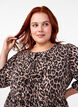 Leopardikuvioinen pusero rusetilla, Leo AOP w. Bow, Model image number 2