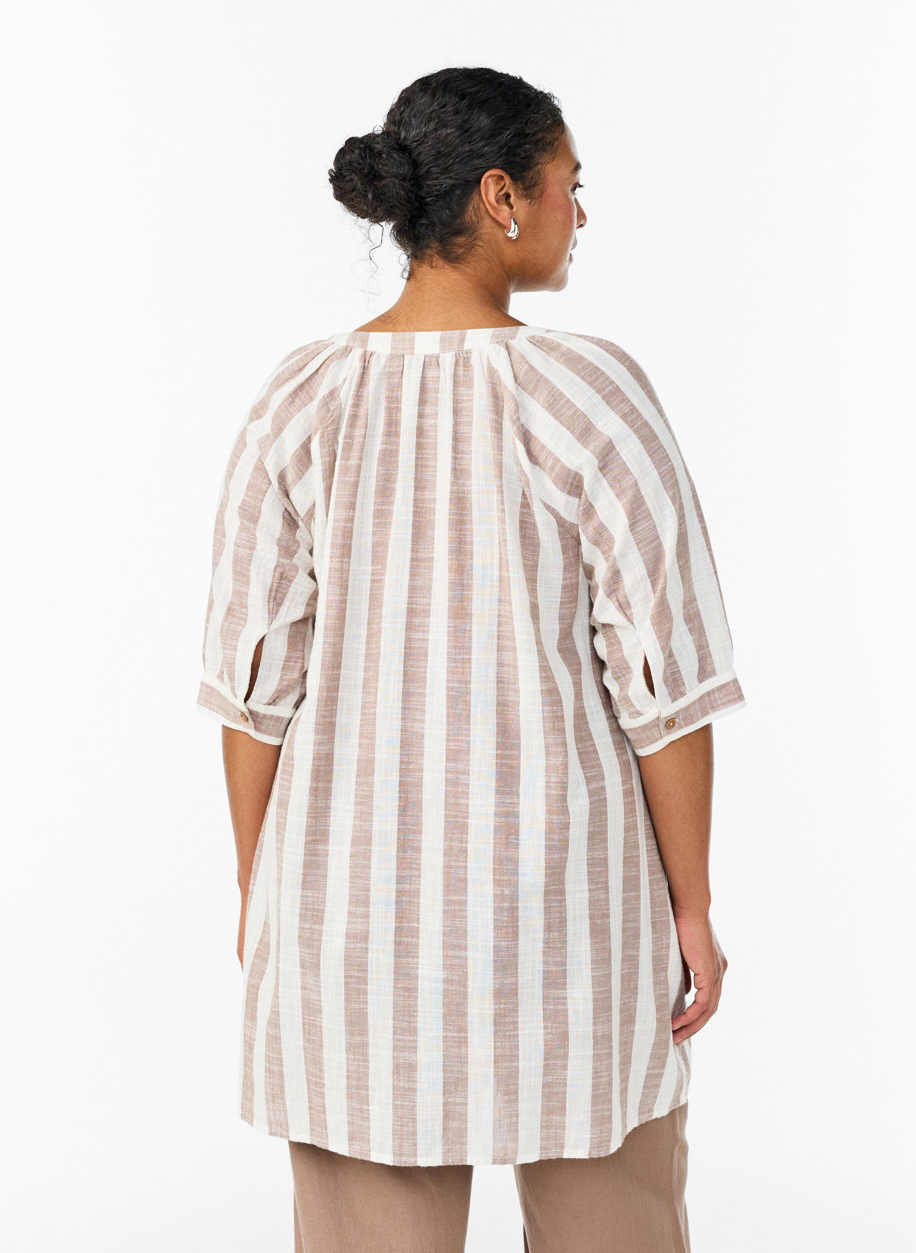 ZizziPuuvillatunika V-p&auml;&auml;ntiell&auml;, Beige, Model image number 2
