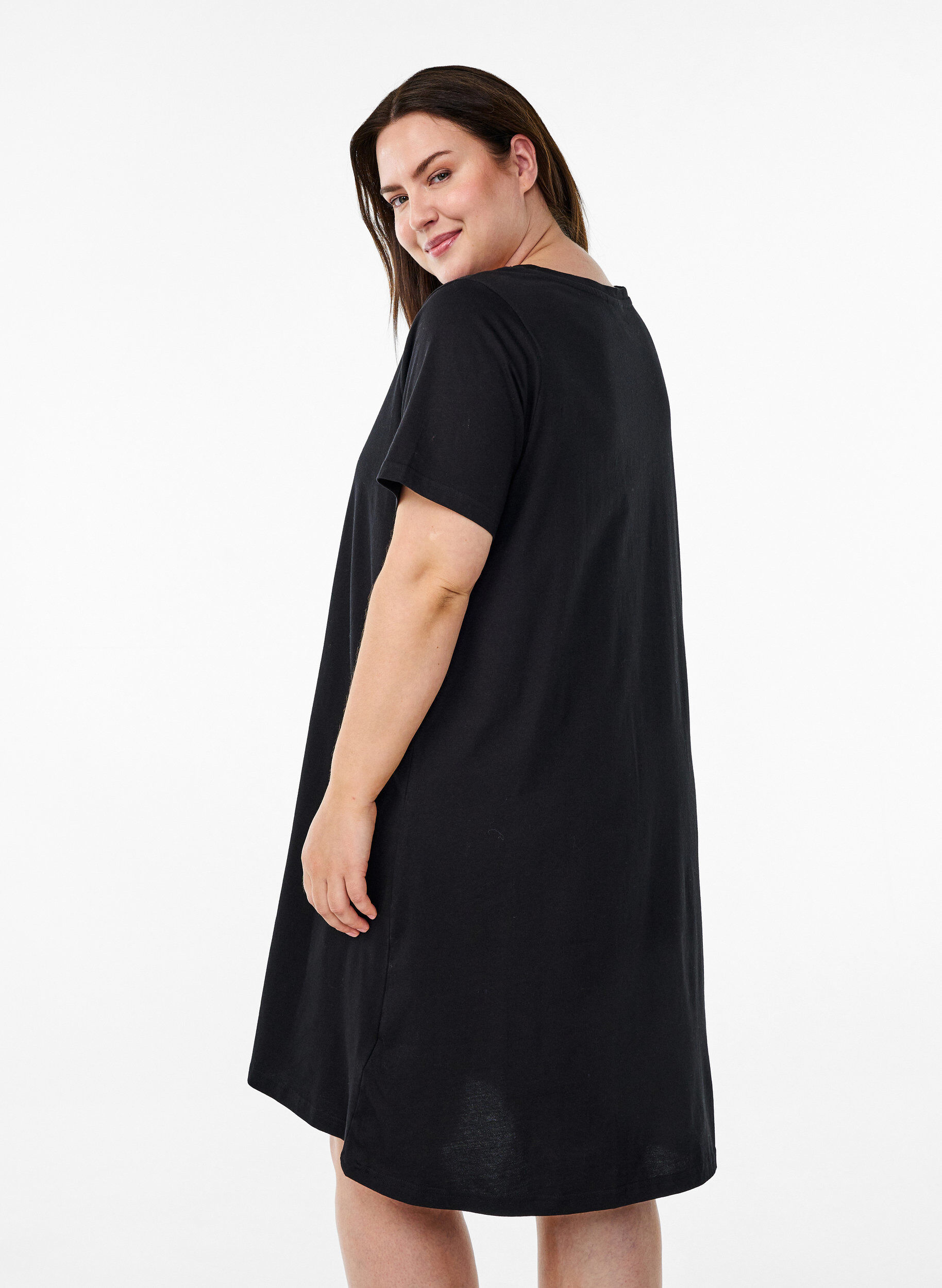 ZizziLuomupuuvillasta valmistettu v-aukkoinen y&ouml;paita, , Model image number 2