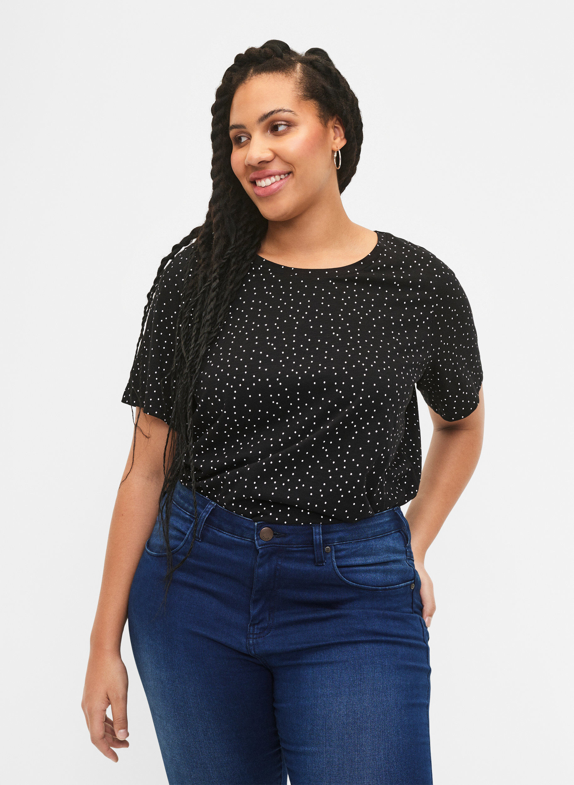 Zizzi Luomupuuvillainen T-paita pilkuilla, Musta, Model image number 0