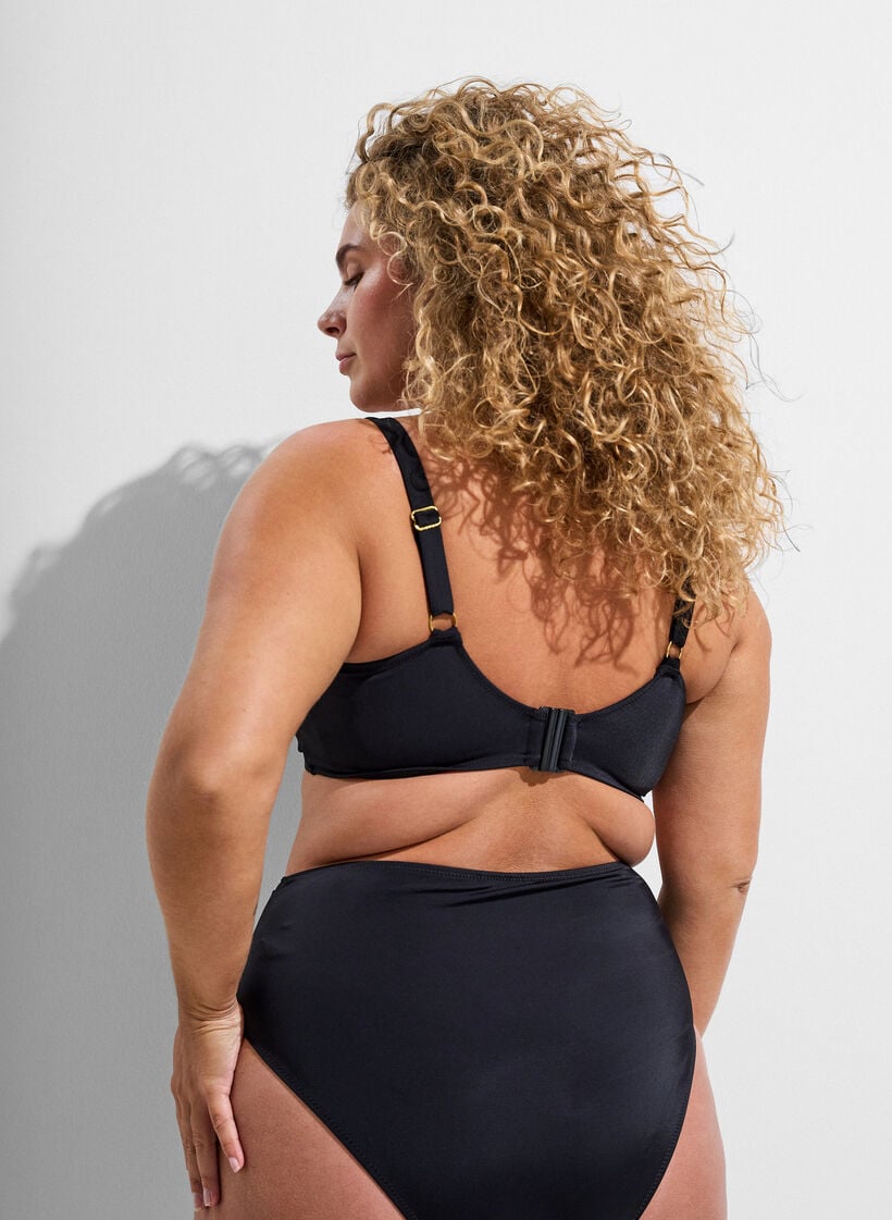 Bikiniliivit kaarituella ja kullanv&auml;risell&auml; yksityiskohdalla, Musta, Model image number 2