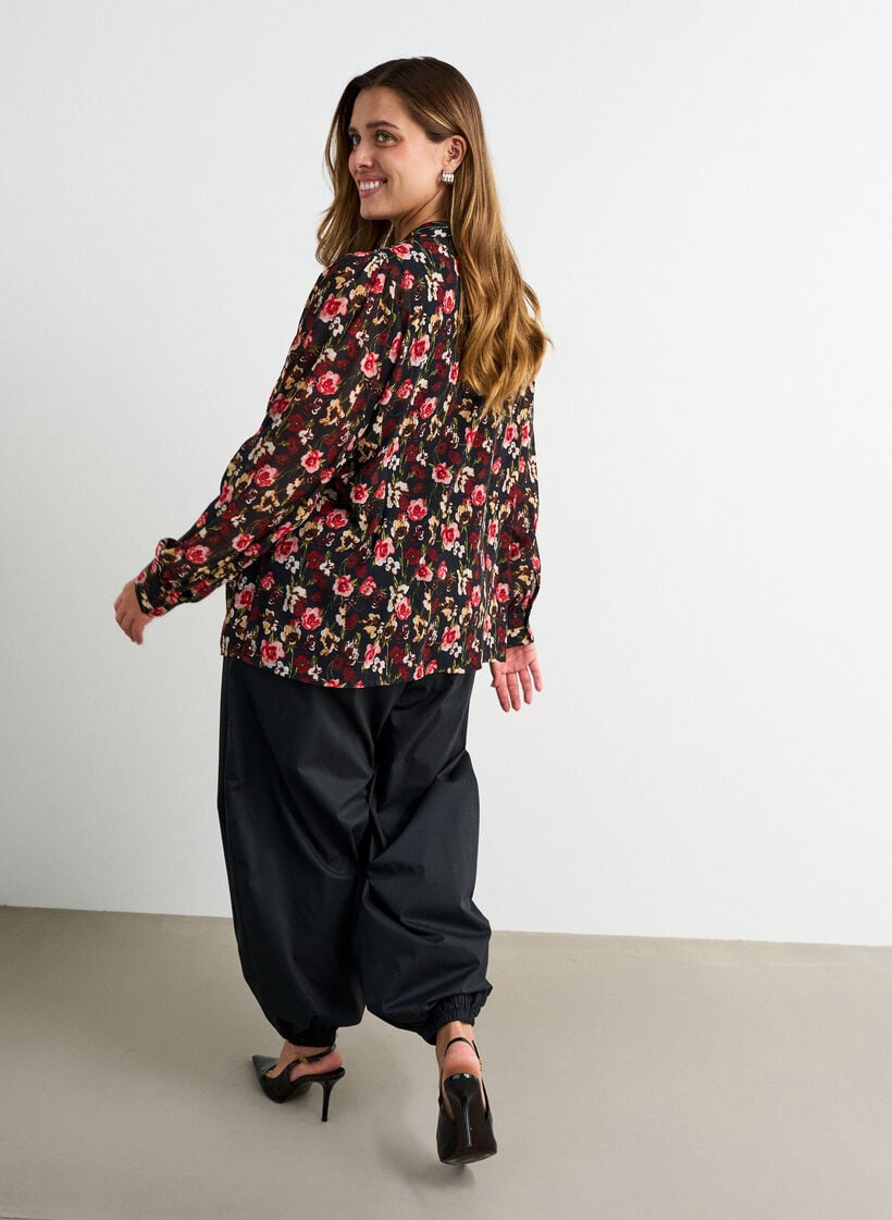 Pusero kauttaaltaan kuosilla ja lyhyell&auml; nappilistalla, Vaaleanpunainen, Model image number 2