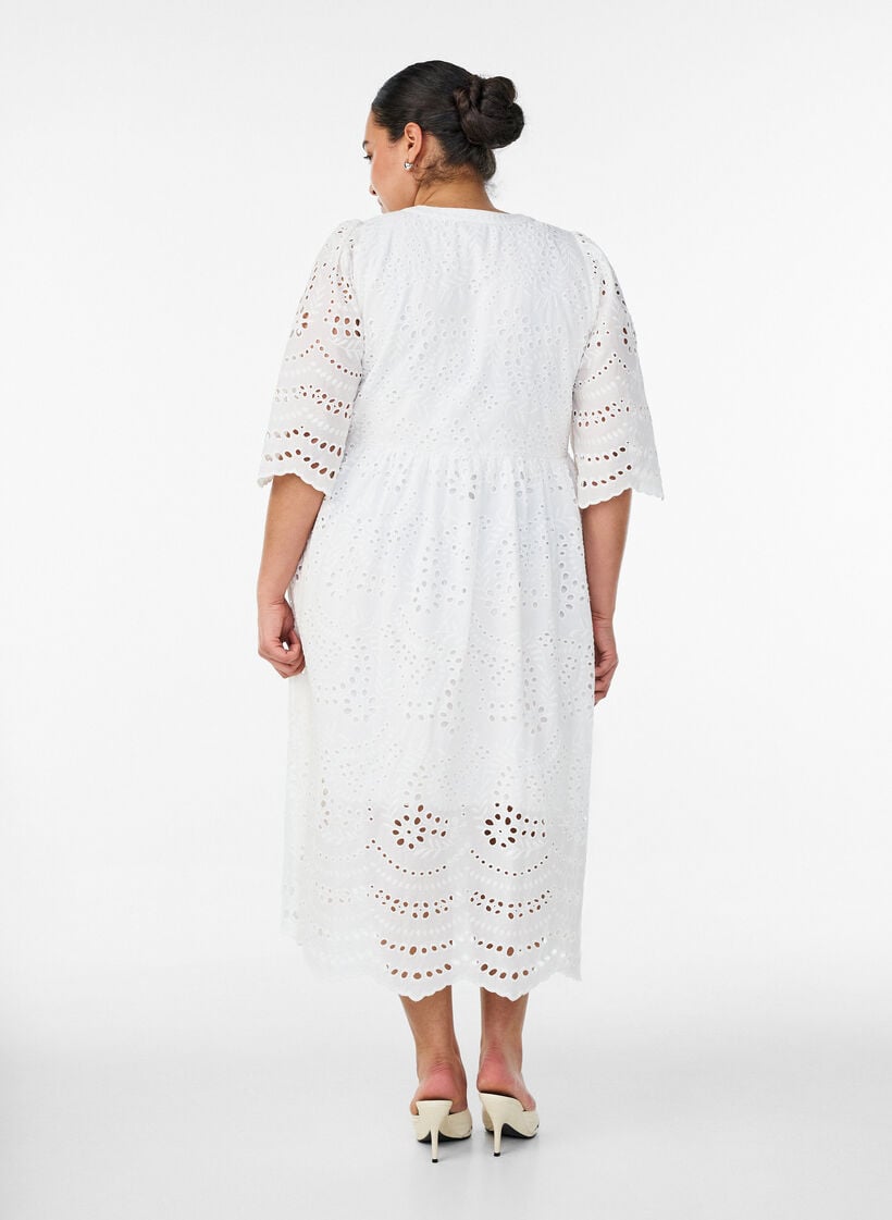 Midimekko broderie anglaise -kirjailulla ja empirelinjalla, Valkoinen, Model image number 1