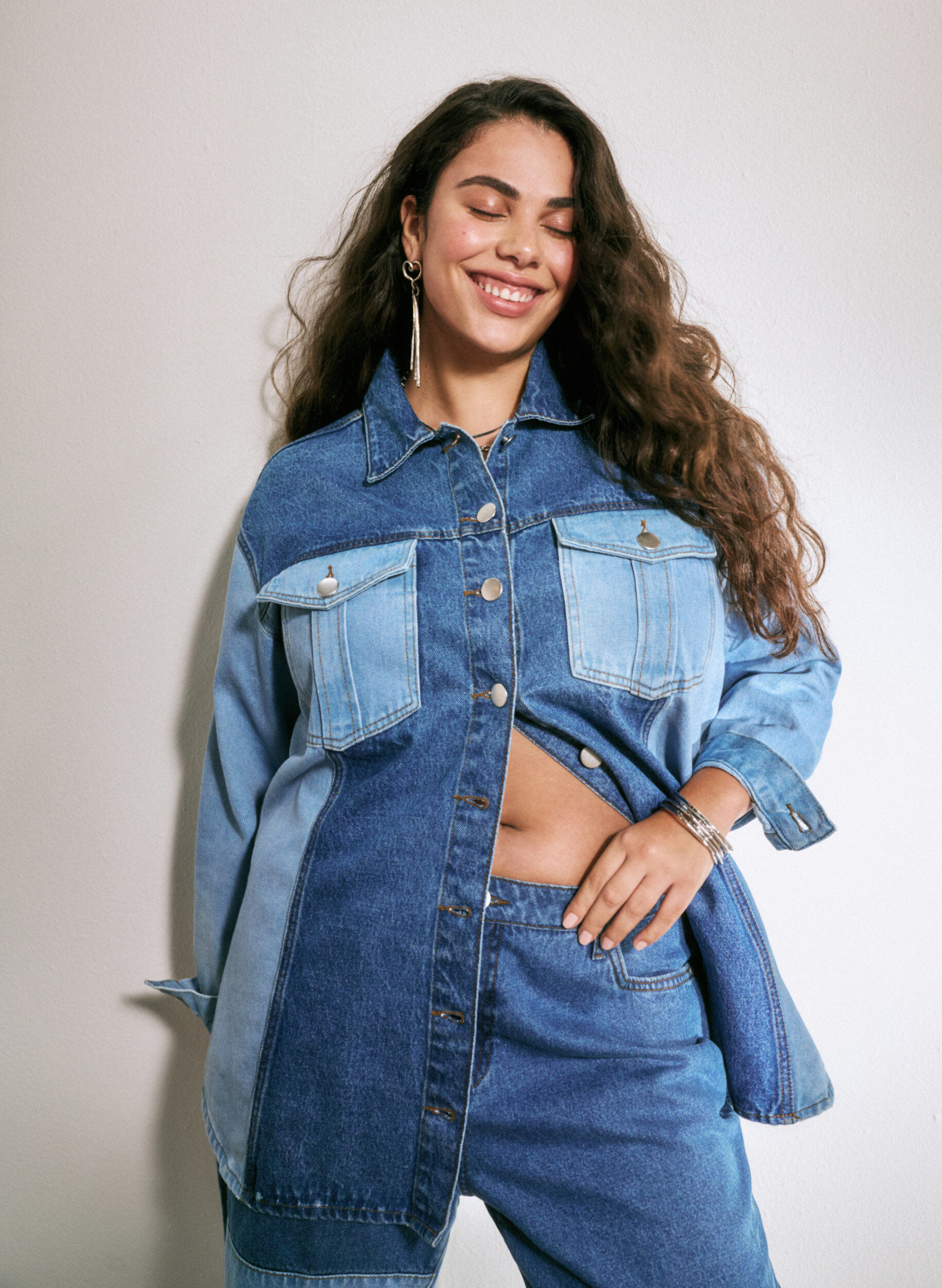 Zizzi V&auml;riblokki-farkkutakki, Light Blue Denim, Image image number 0