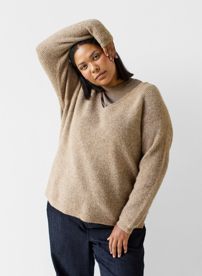 Neulepusero v-p&auml;&auml;ntiell&auml; ja raglanhihoilla, Ruskea, Model image number 3