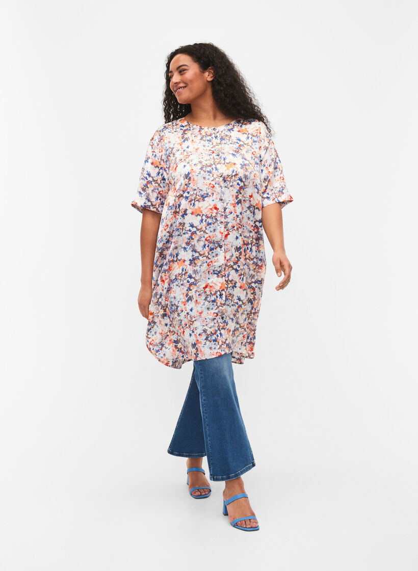 Paitamekko kuosilla ja napituksella, B.White graphic AOP, Model image number 2