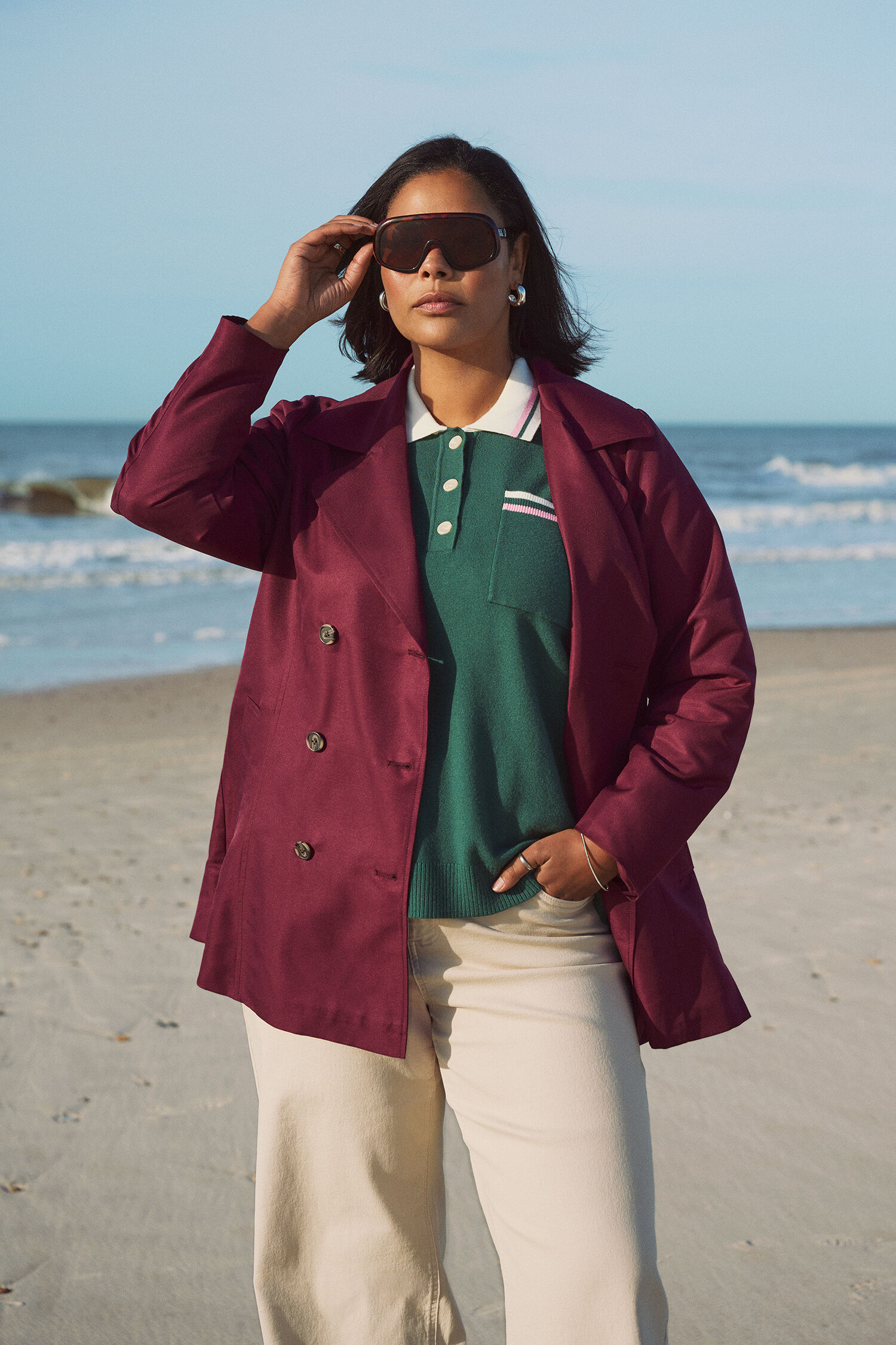 Zizzi Lyhyt trenchcoat vy&ouml;ll&auml;, , Model