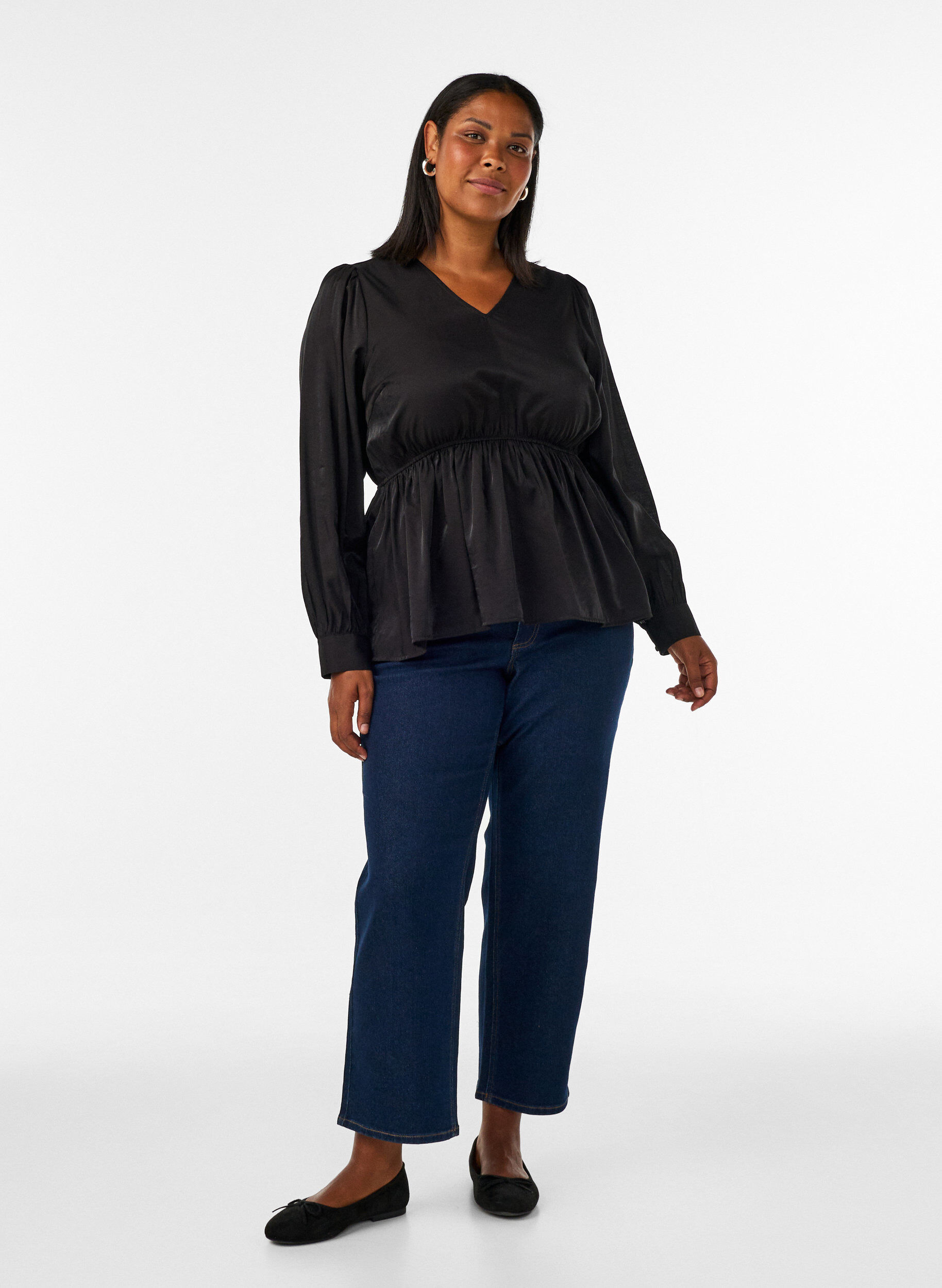 ZizziKiilt&auml;v&auml; viskoosipusero peplum-efektill&auml;, Musta, Model image number 1