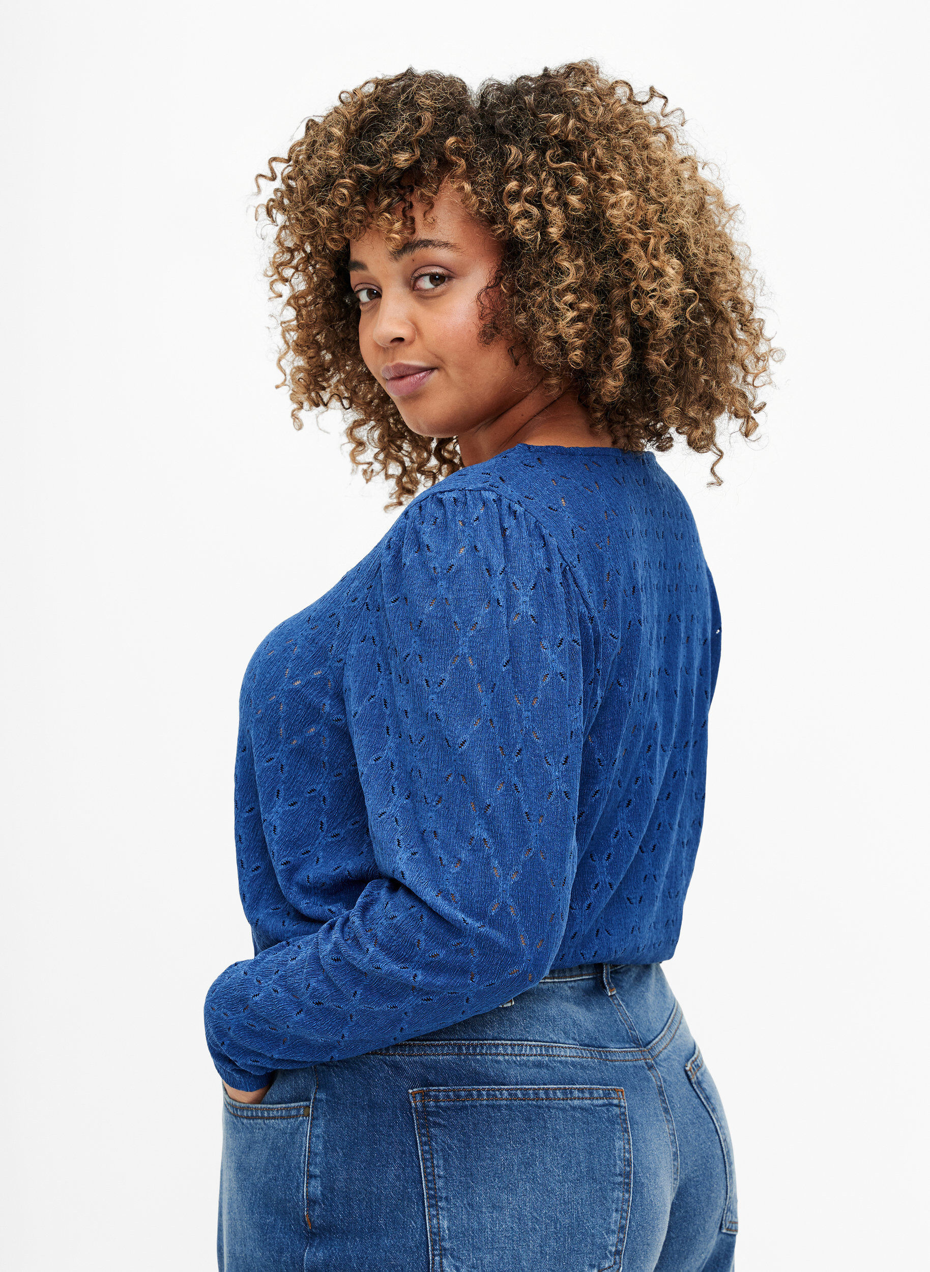 Zizzi Pusero, jossa on V-p&auml;&auml;ntie ja reik&auml;kuvio, Limoges, Model image number 1