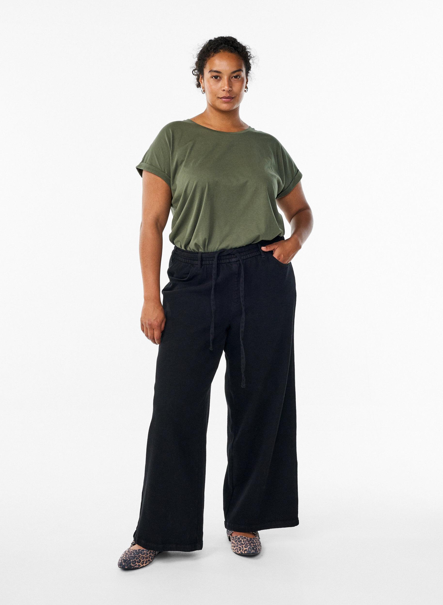 Zizzi Lyhythihainen puuvillasekoitteinen T-paita, Vihre&auml;, Model image number 1