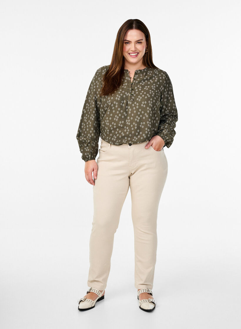 Emily-farkut slim fit -mallilla ja normaalilla vyötäröllä, Beige, Model image number 0
