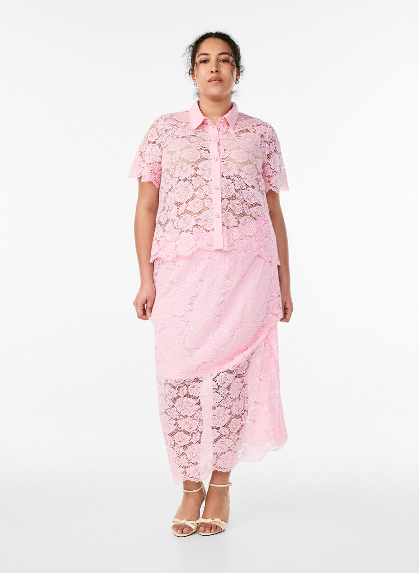 Pitsikoristeinen paitapusero helminapeilla, Vaaleanpunainen, Model