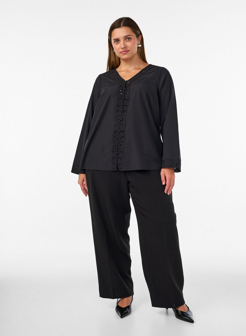 Paitapusero reik&auml;kirjailulla, Musta, Model image number 1