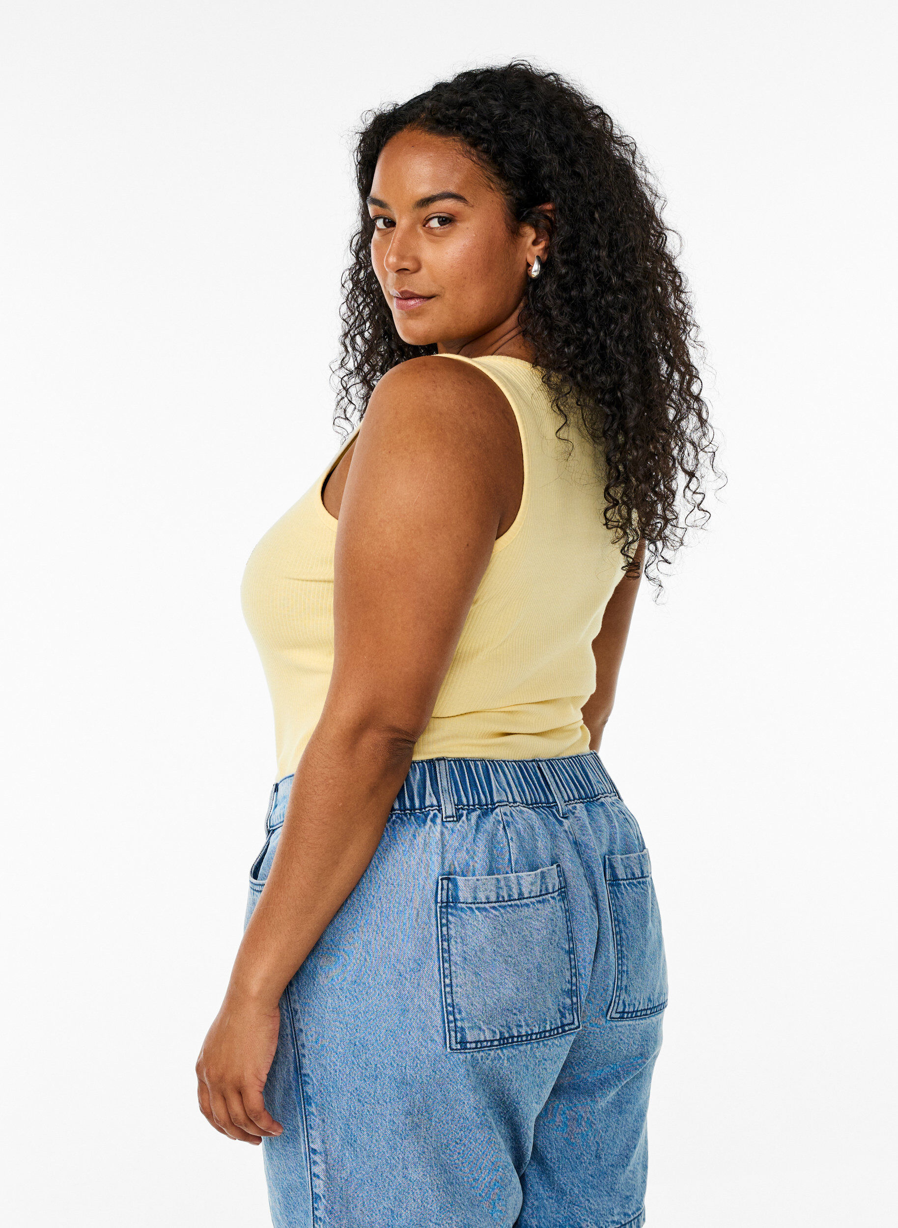 Zizzi Tyk&ouml;istuva strasseilla koristeltu hihaton toppi, Keltainen, Model image number 2