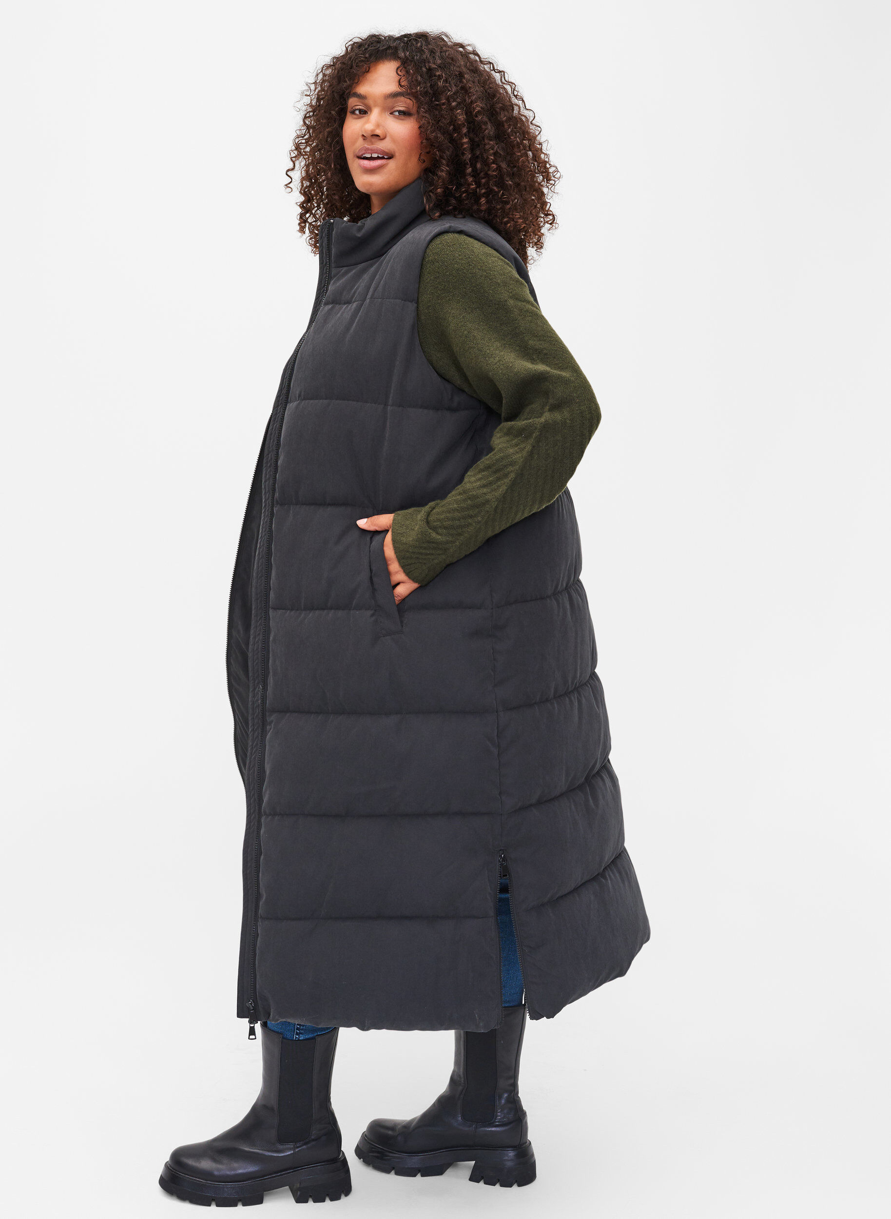 Zizzi Pitk&auml; liivi korkealla kauluksella ja taskuilla, Black, Model image number 1