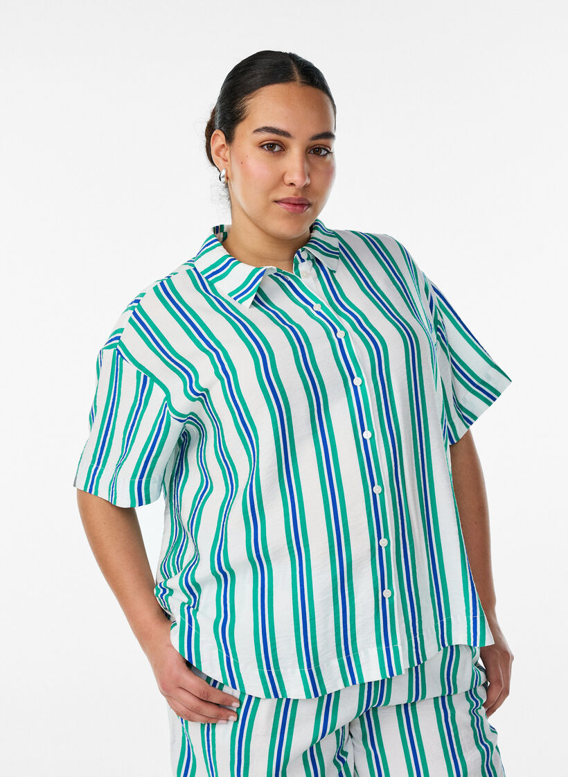Raidallinen viskoosipaita lyhyill&auml; hihoilla, Vanilja, Model image number 0