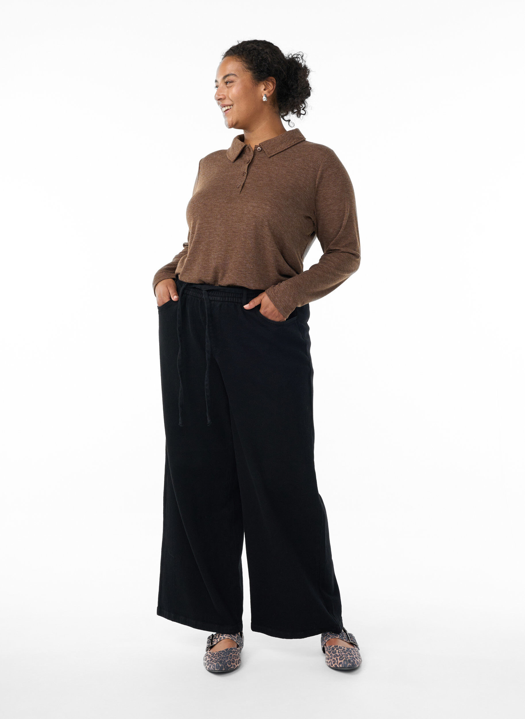 Zizzi Pitk&auml;hihaiset pikeepaita joustavassa ribatulla laadulla, Ruskea, Model image number 1