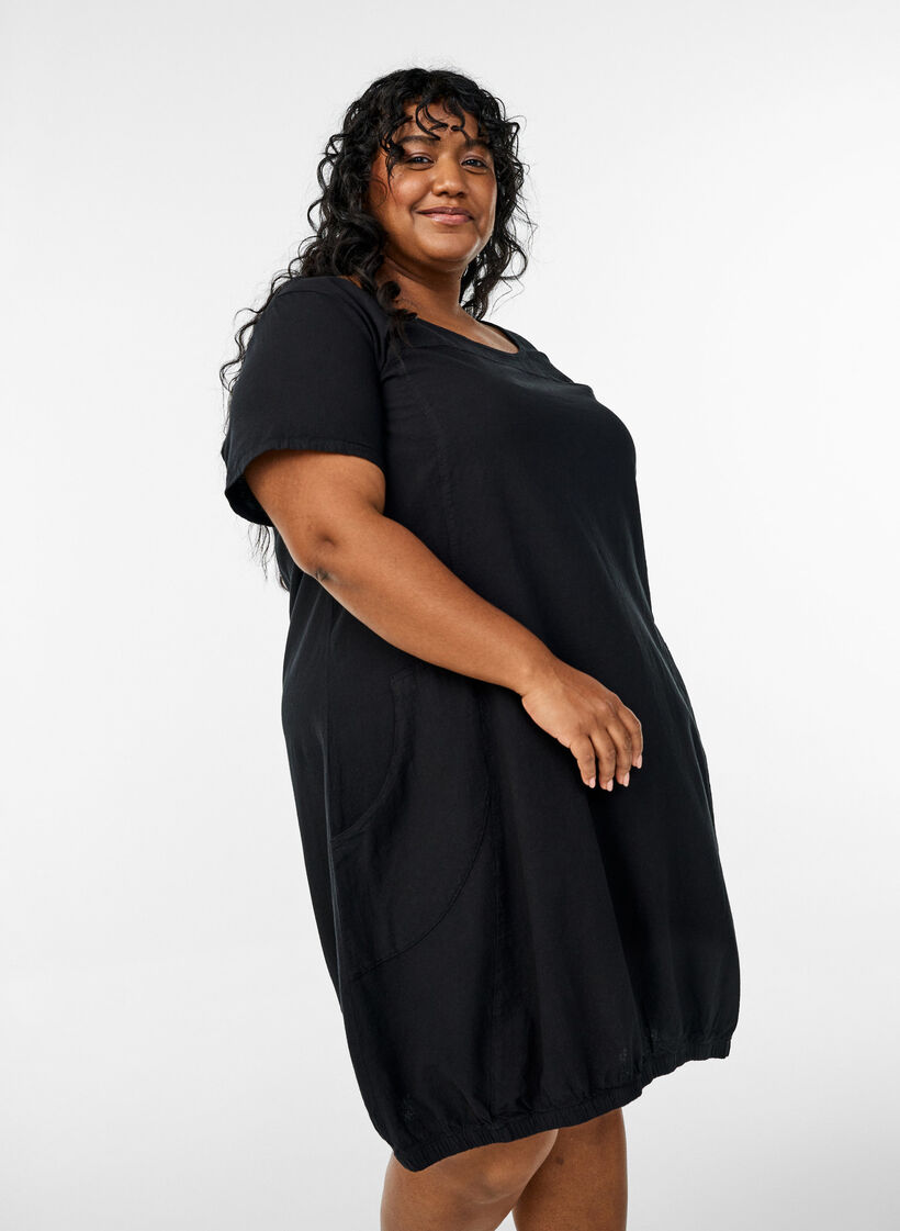 Lyhythihainen puuvillamekko, Musta, Model image number 0