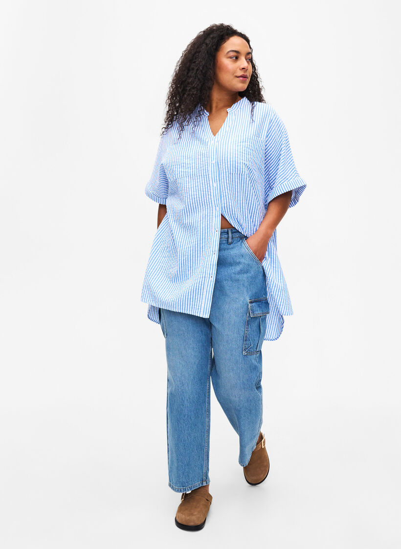 Raidallinen paita, jossa on rintataskut, Light Blue Stripe , Model image number 2